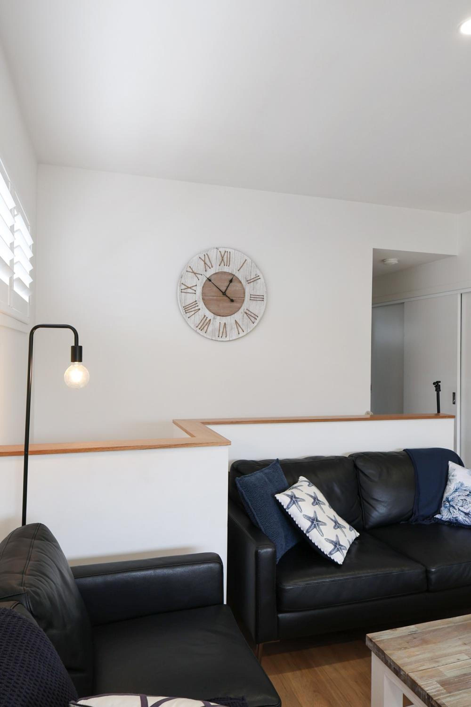 Kismet 3 bedroom luxury townhouse secure back yard walk to the beach and shops Family friendly Double garage parking WIFI