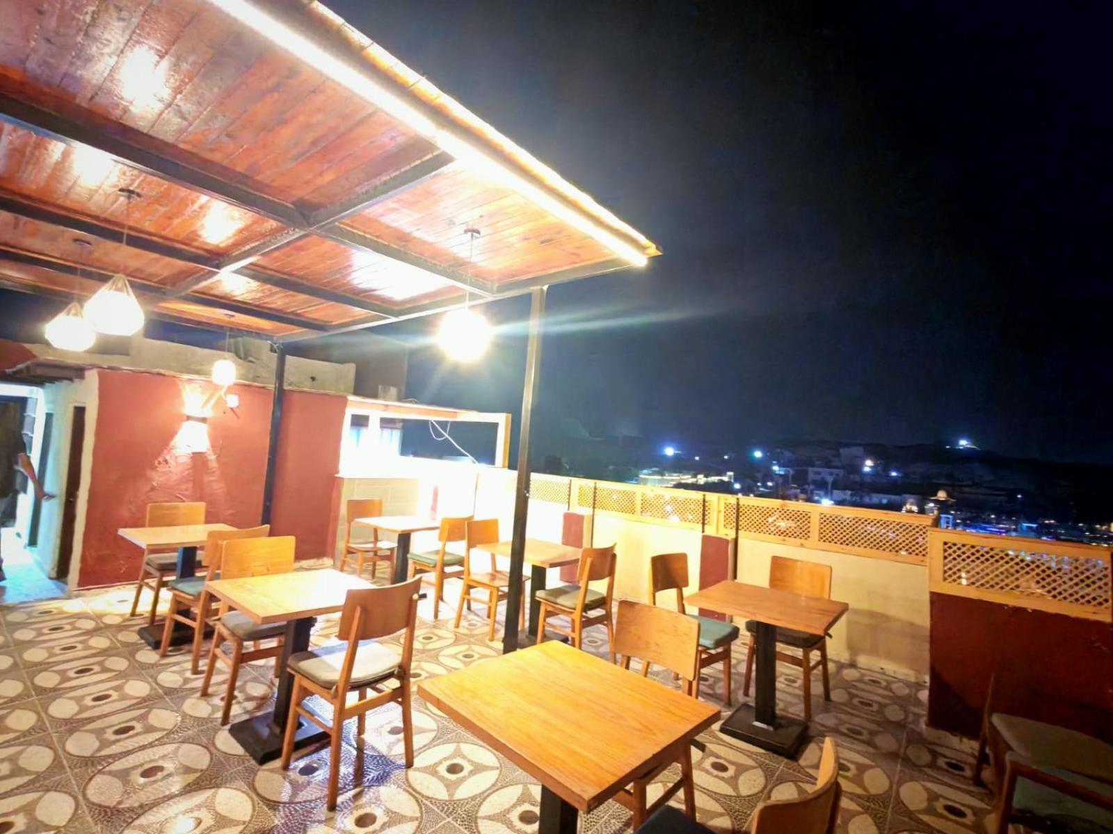 Cheristo pyramids view inn