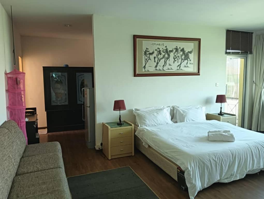 Natol Homestay - Kuching Home Penthouse Airport Road