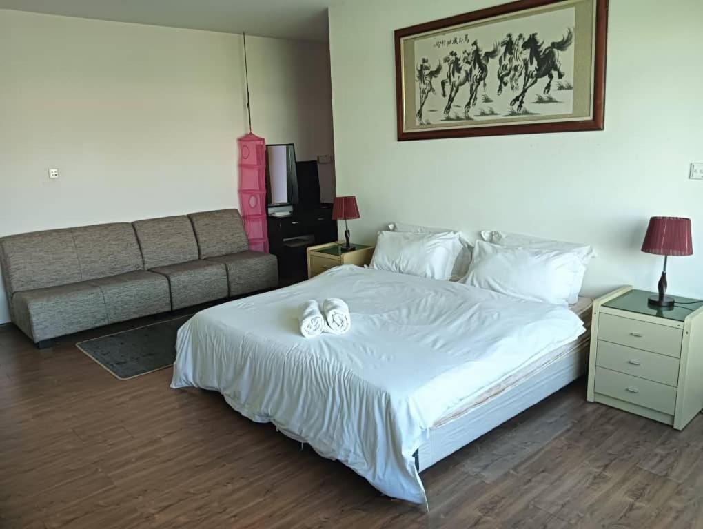 Natol Homestay - Kuching Home Penthouse Airport Road