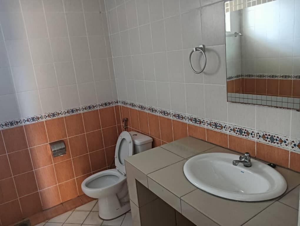 Natol Homestay - Kuching Home Penthouse Airport Road