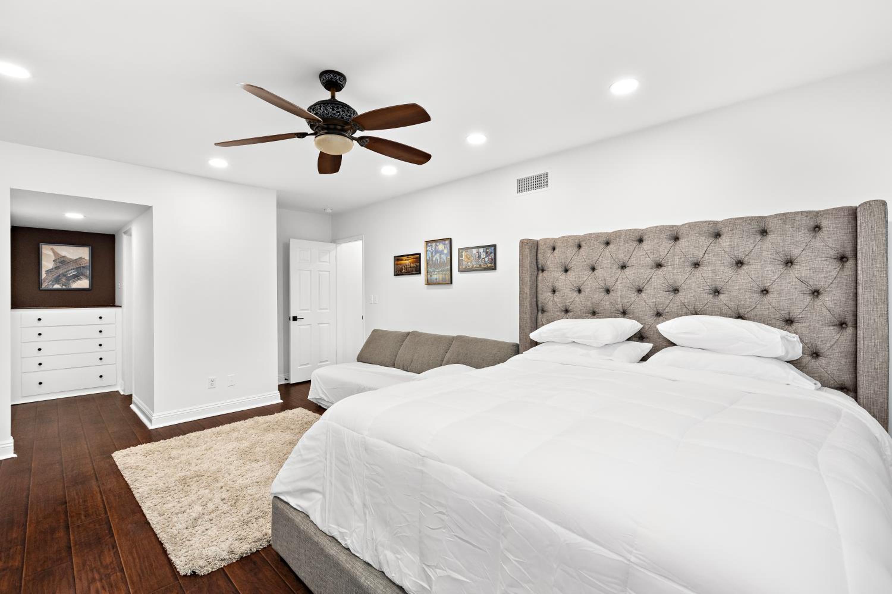 Villa Oasis: Unrivaled Views & Endless Space
