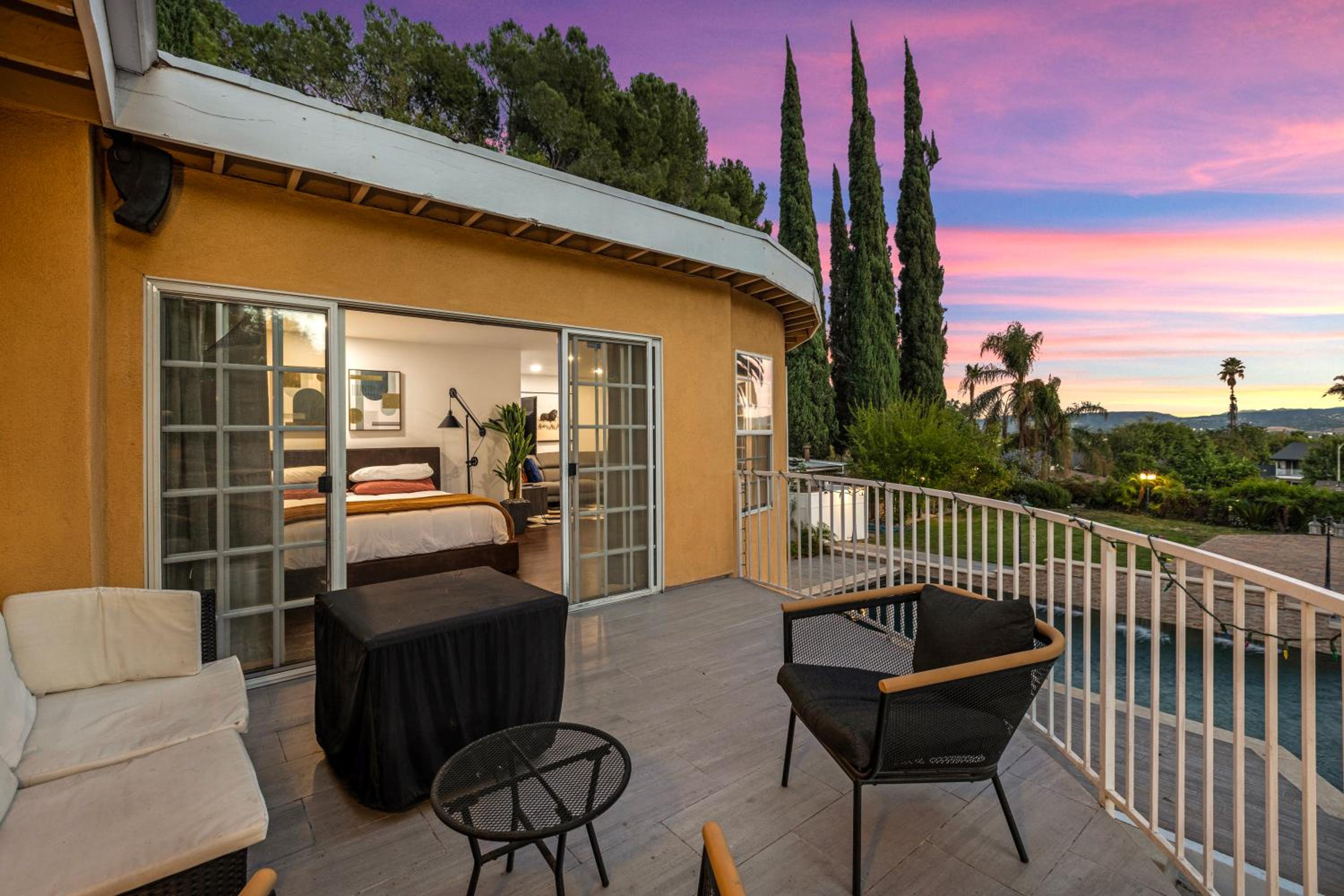 Villa Oasis: Unrivaled Views & Endless Space