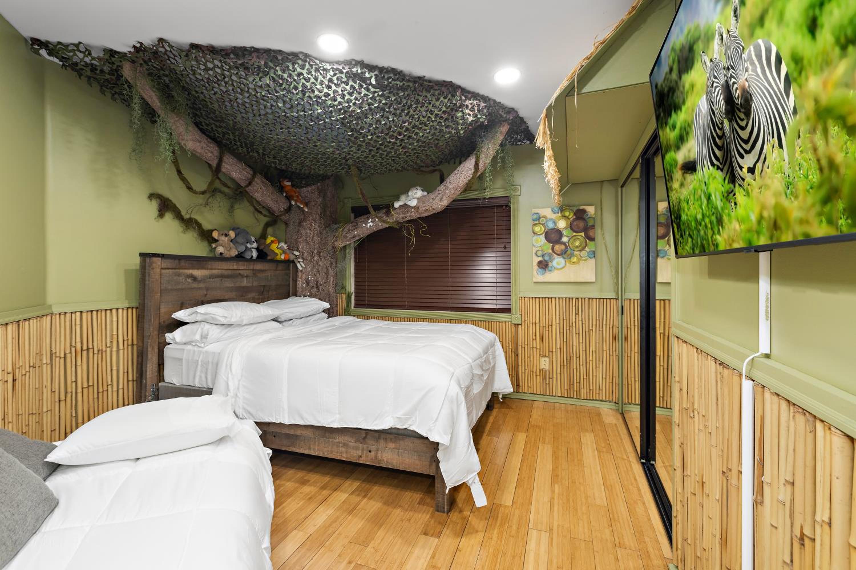 Villa Oasis: Unrivaled Views & Endless Space