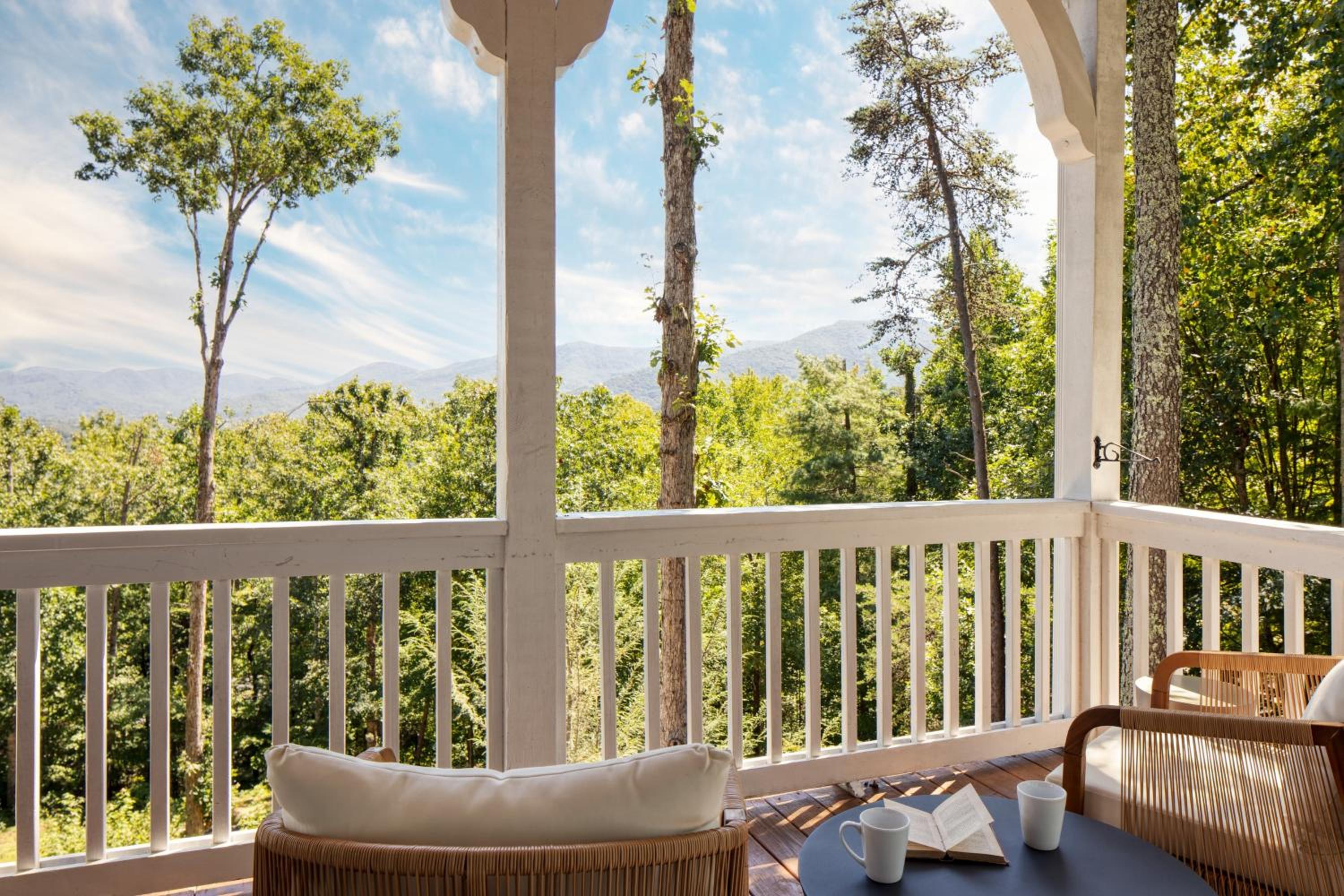 Juliet by AvantStay Mountain Views Near AshevilleBlack Mountain