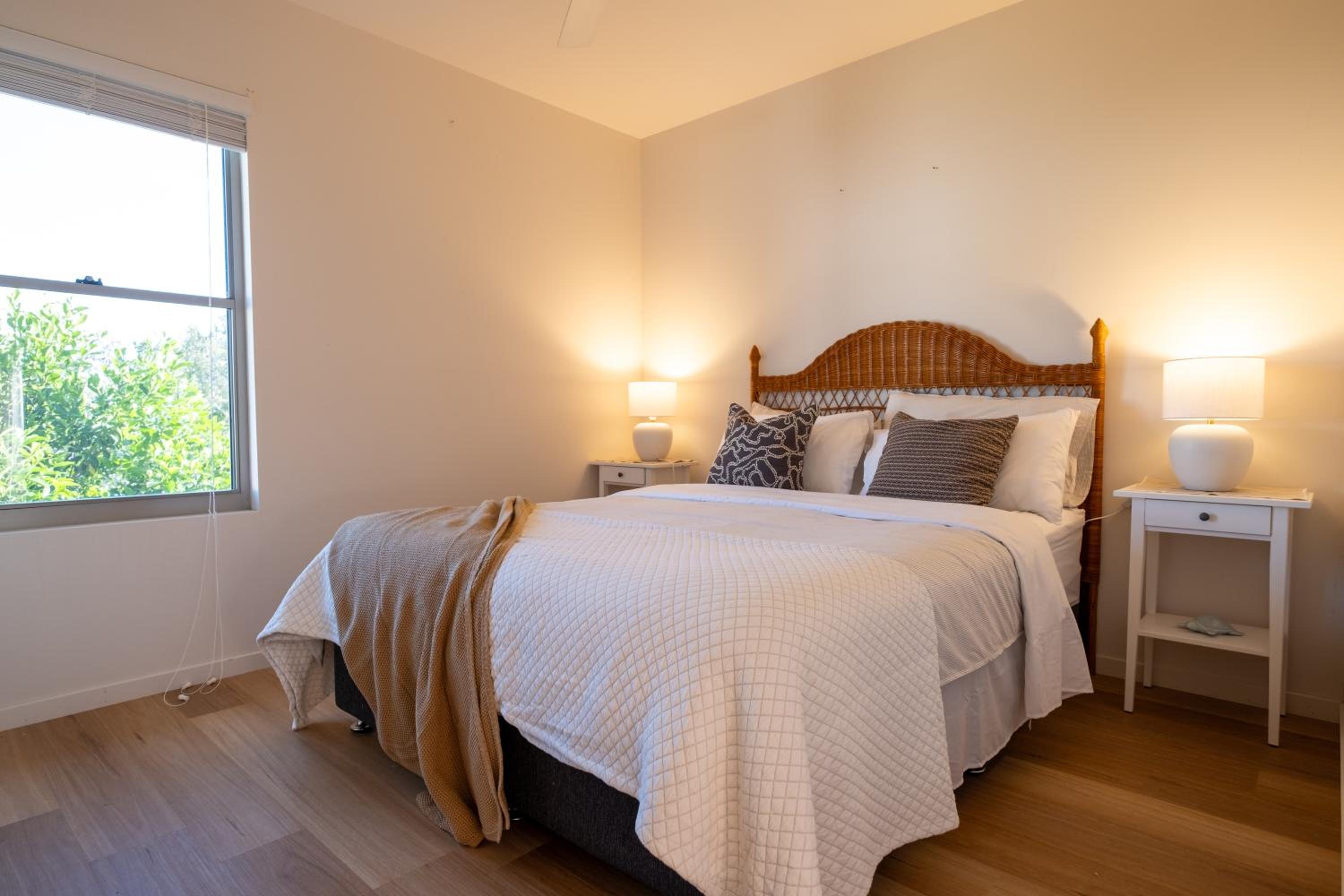 Chic Coastal Home - 31 Orealla