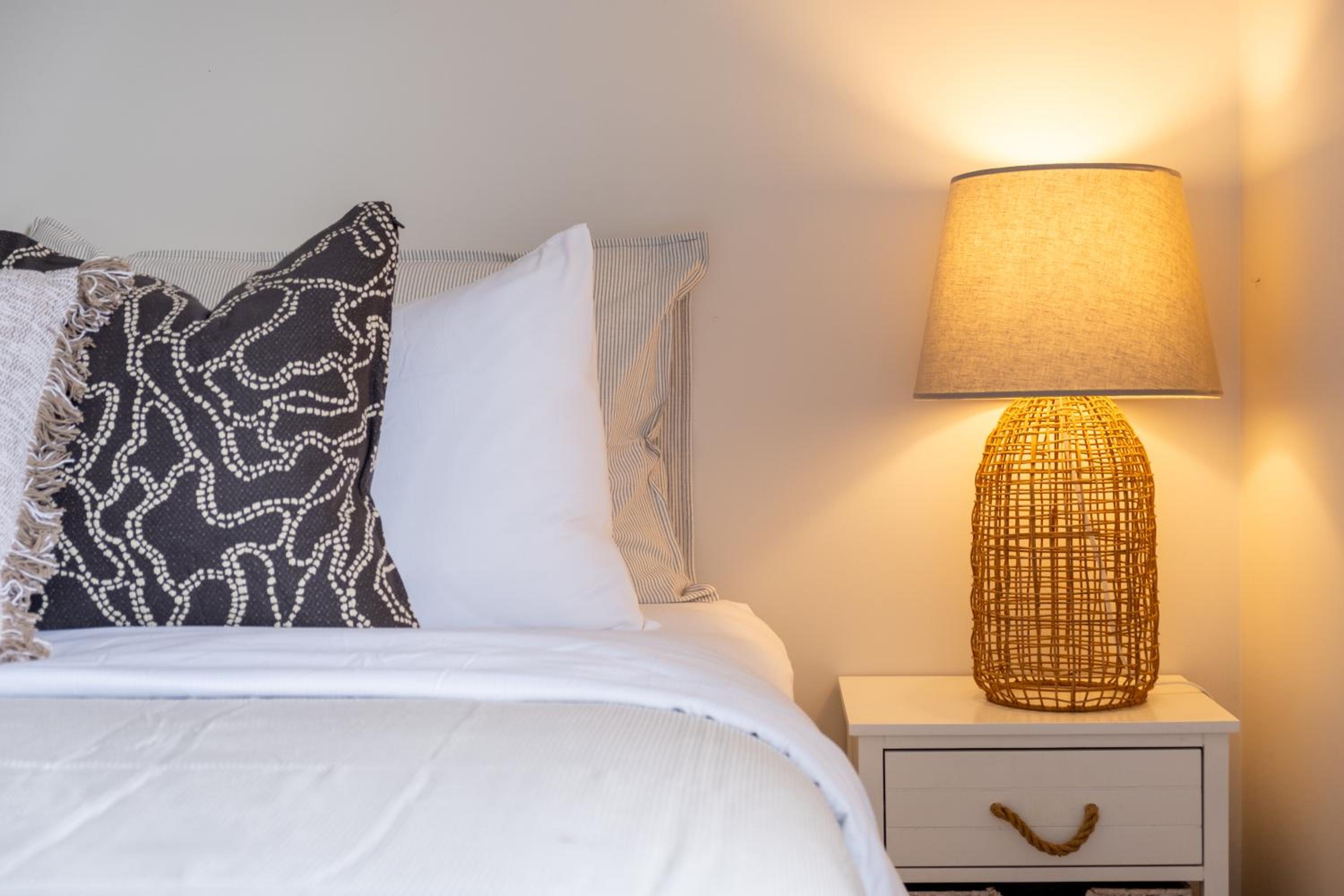 Chic Coastal Home - 31 Orealla