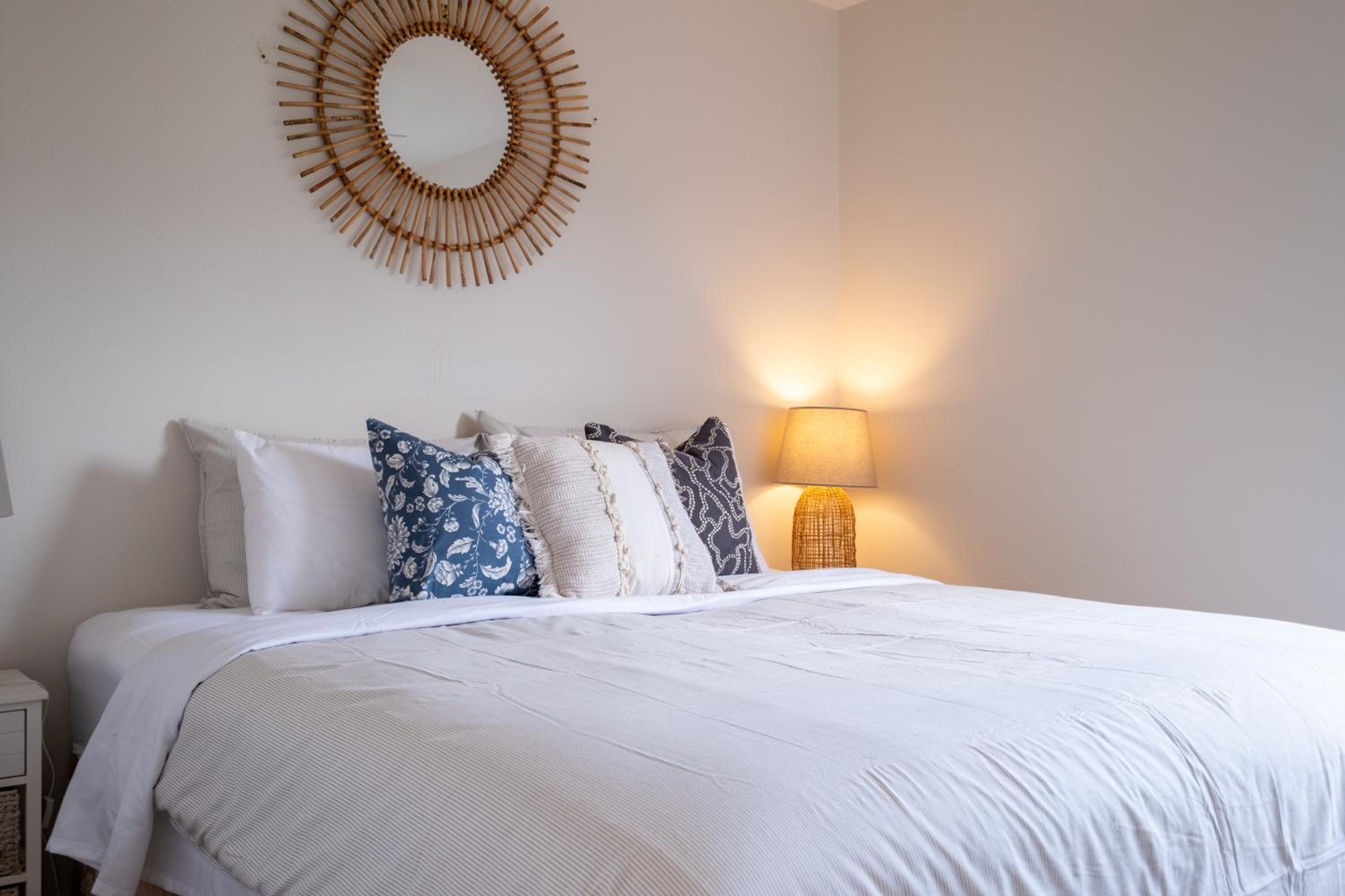 Chic Coastal Home - 31 Orealla