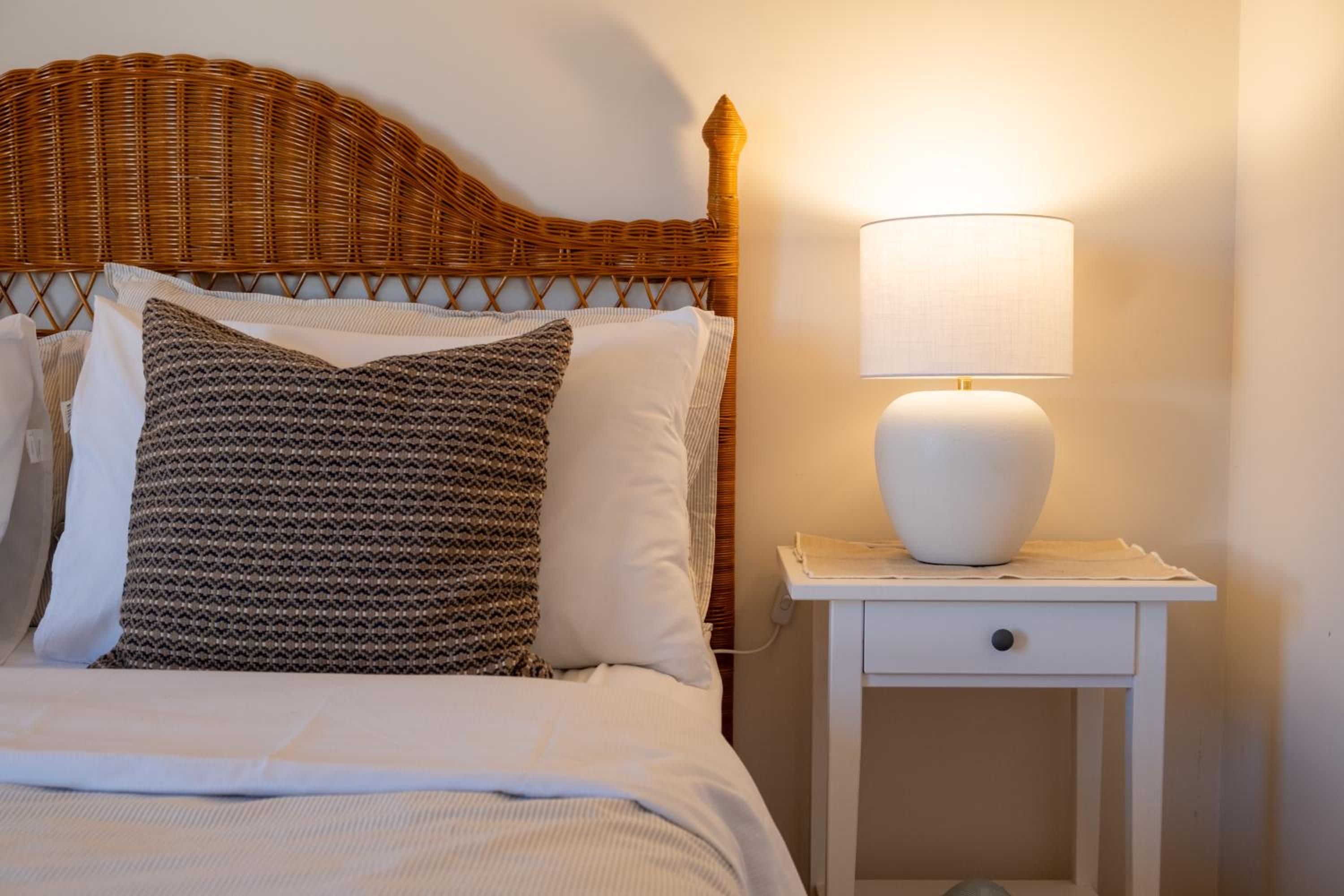 Chic Coastal Home - 31 Orealla