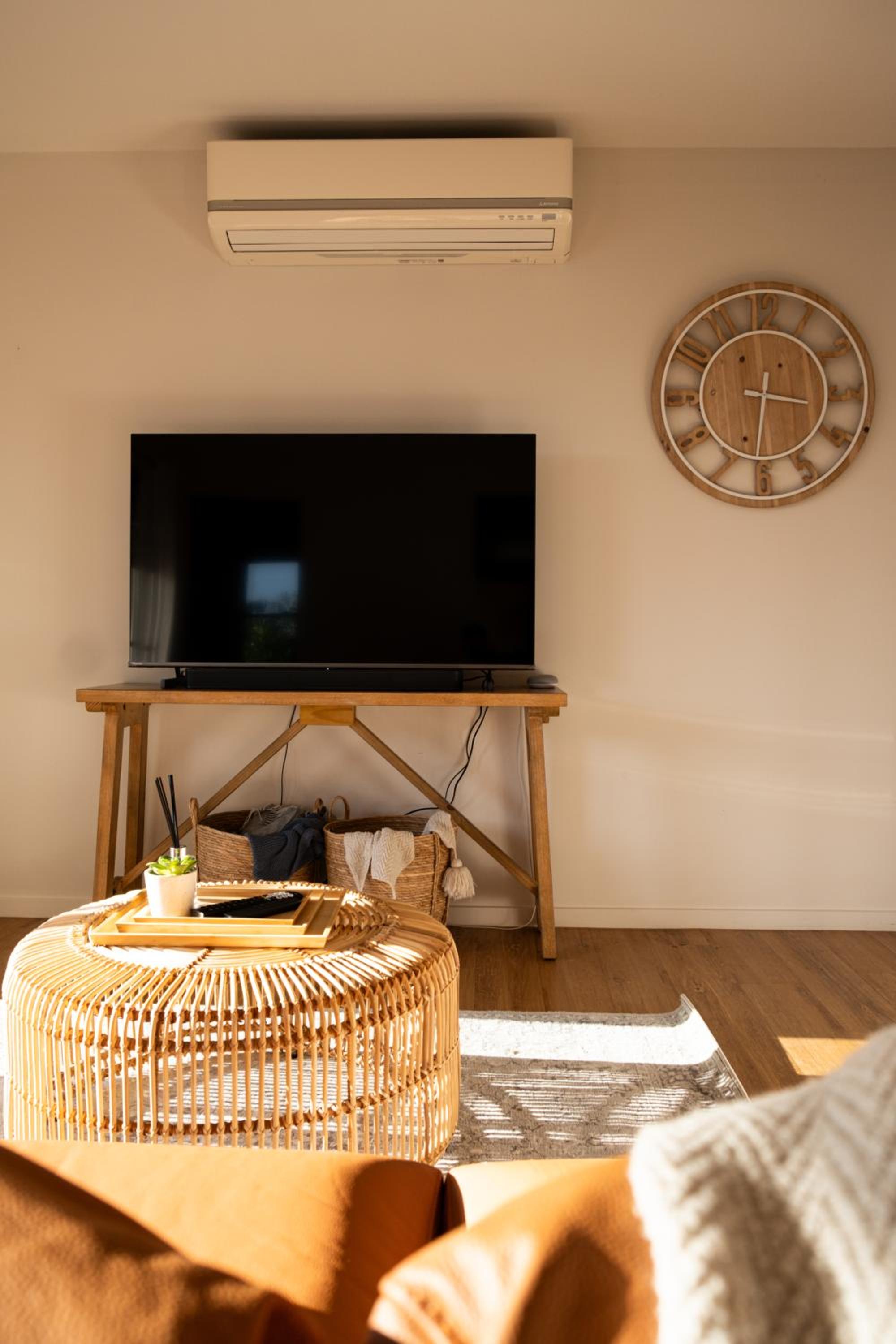 Chic Coastal Home - 31 Orealla