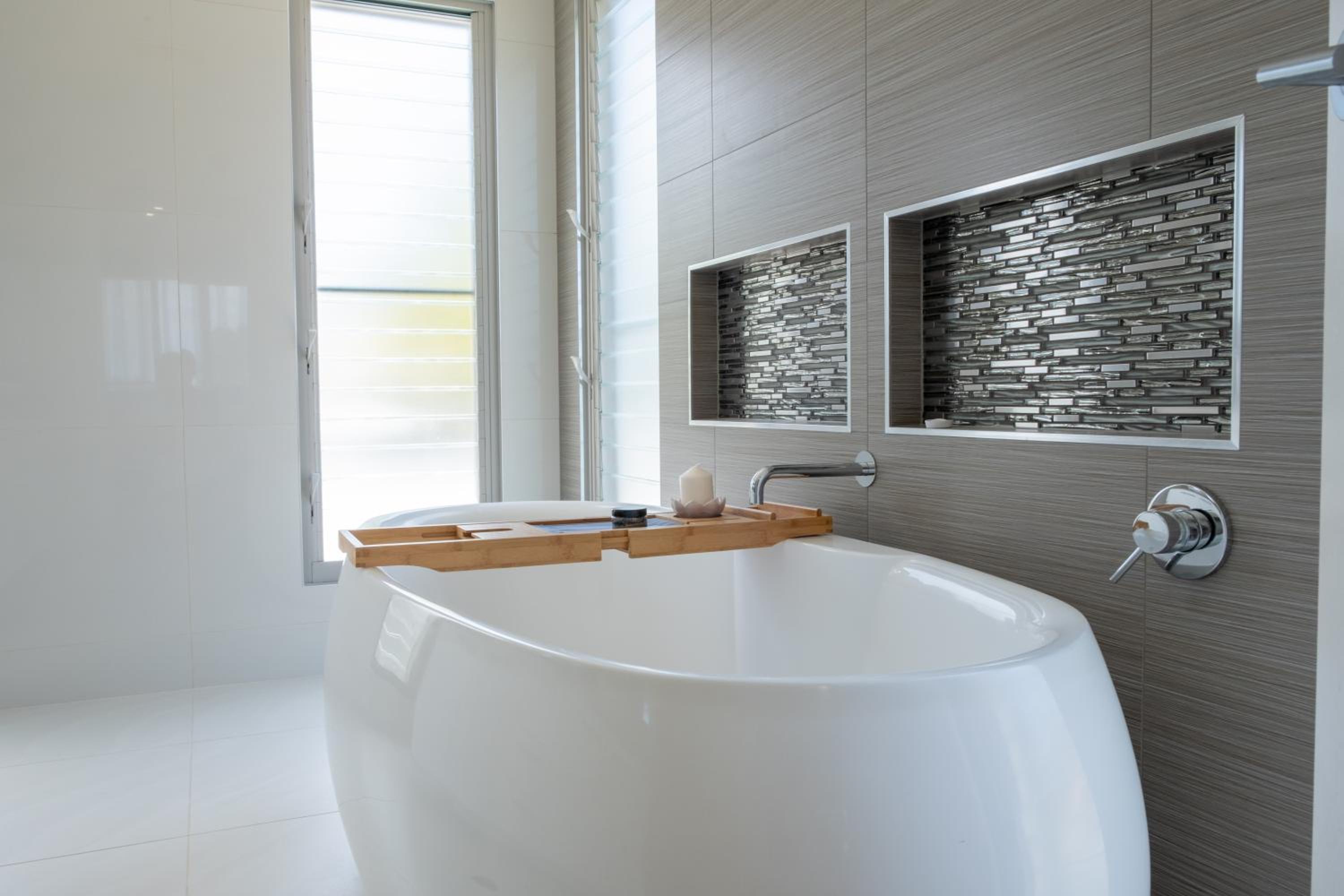 Chic Coastal Home - 31 Orealla
