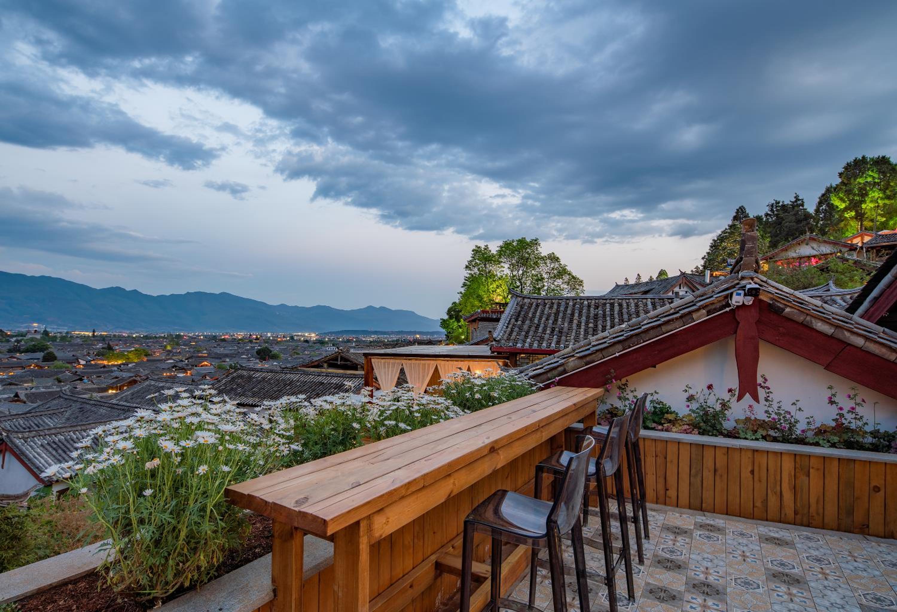 Lijiang Tinghuatang Banshan Hotel