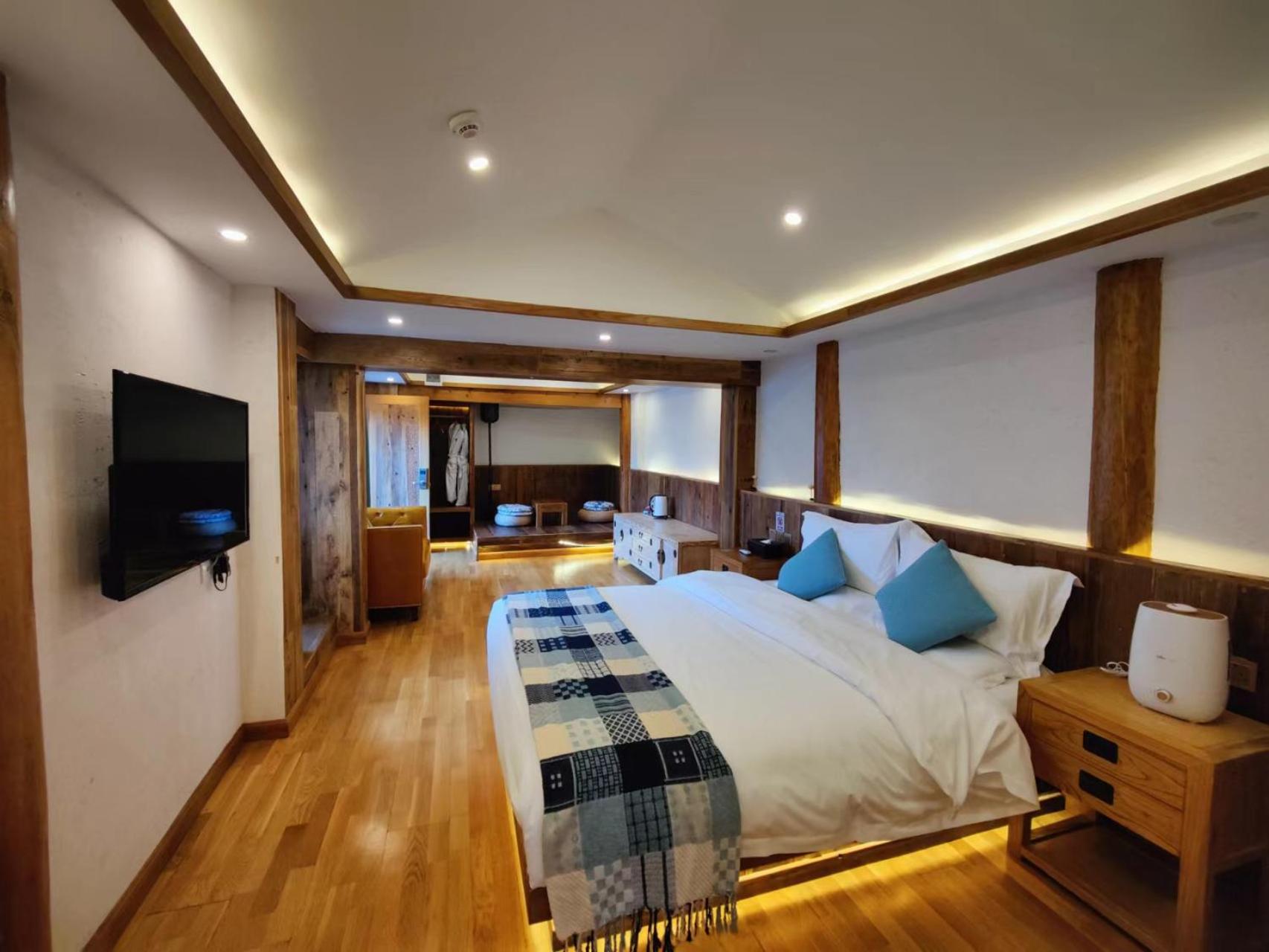 Lijiang Tinghuatang Banshan Hotel