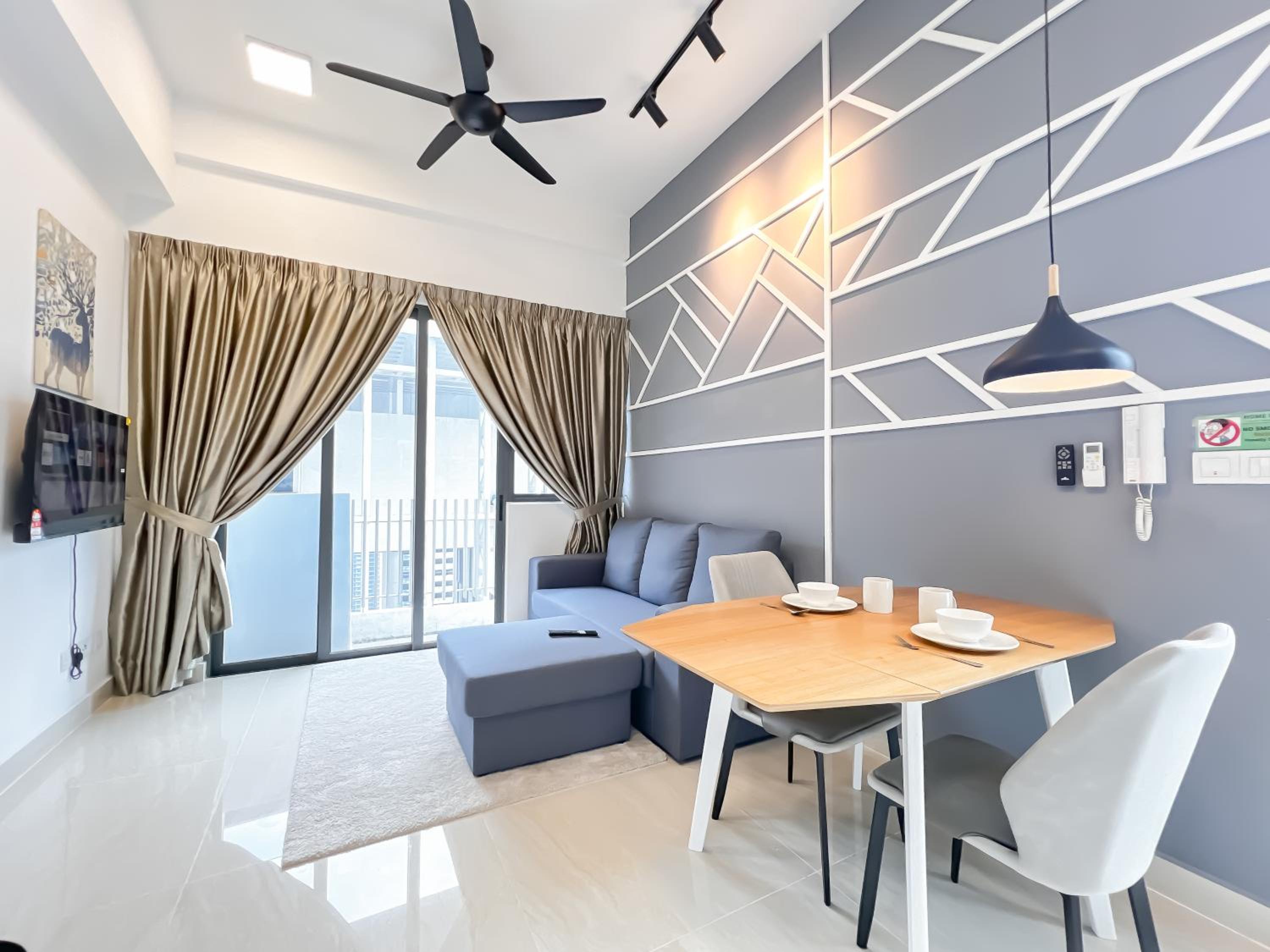 The Luxe by Manhattan Group