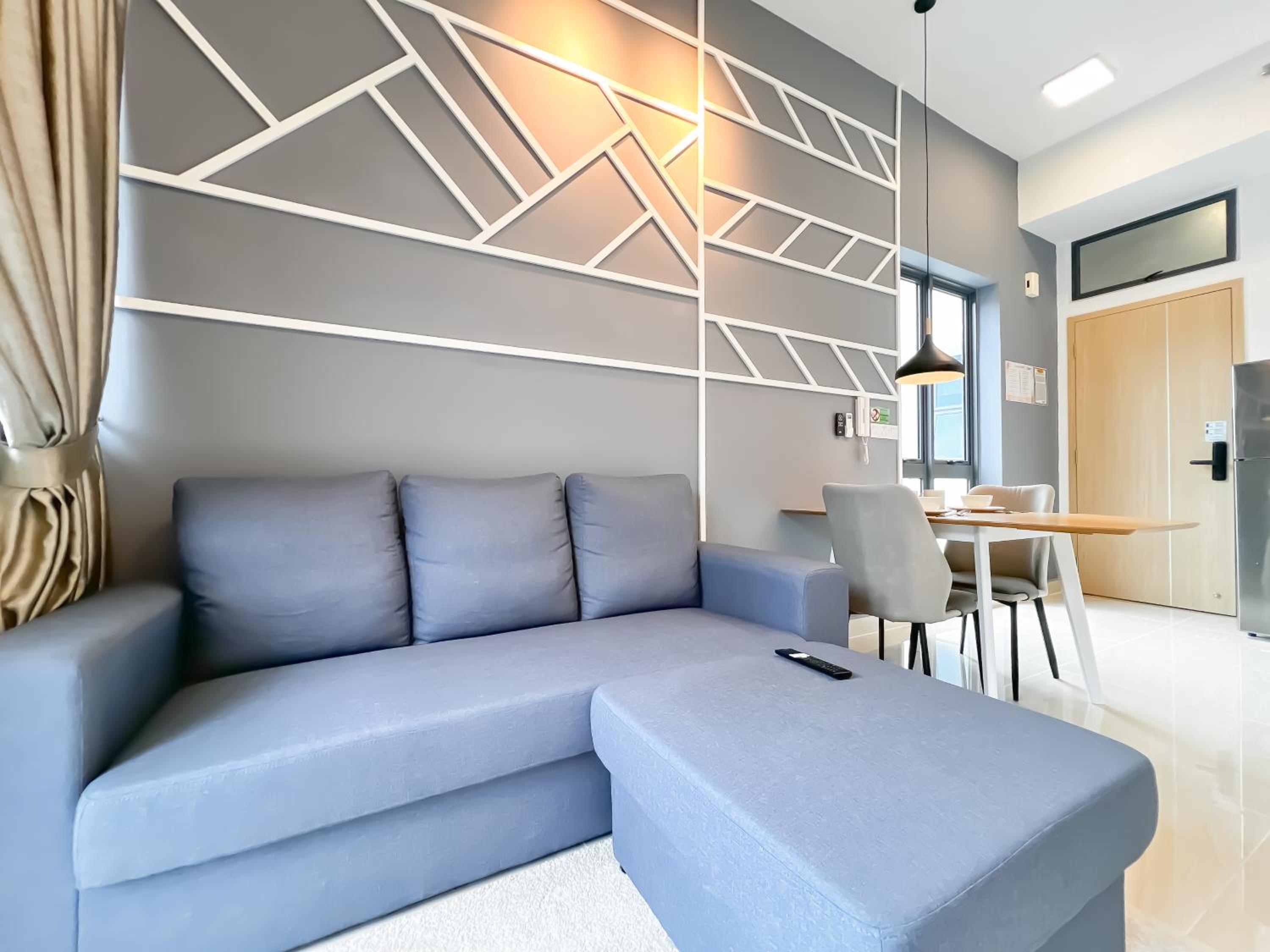 The Luxe by Manhattan Group