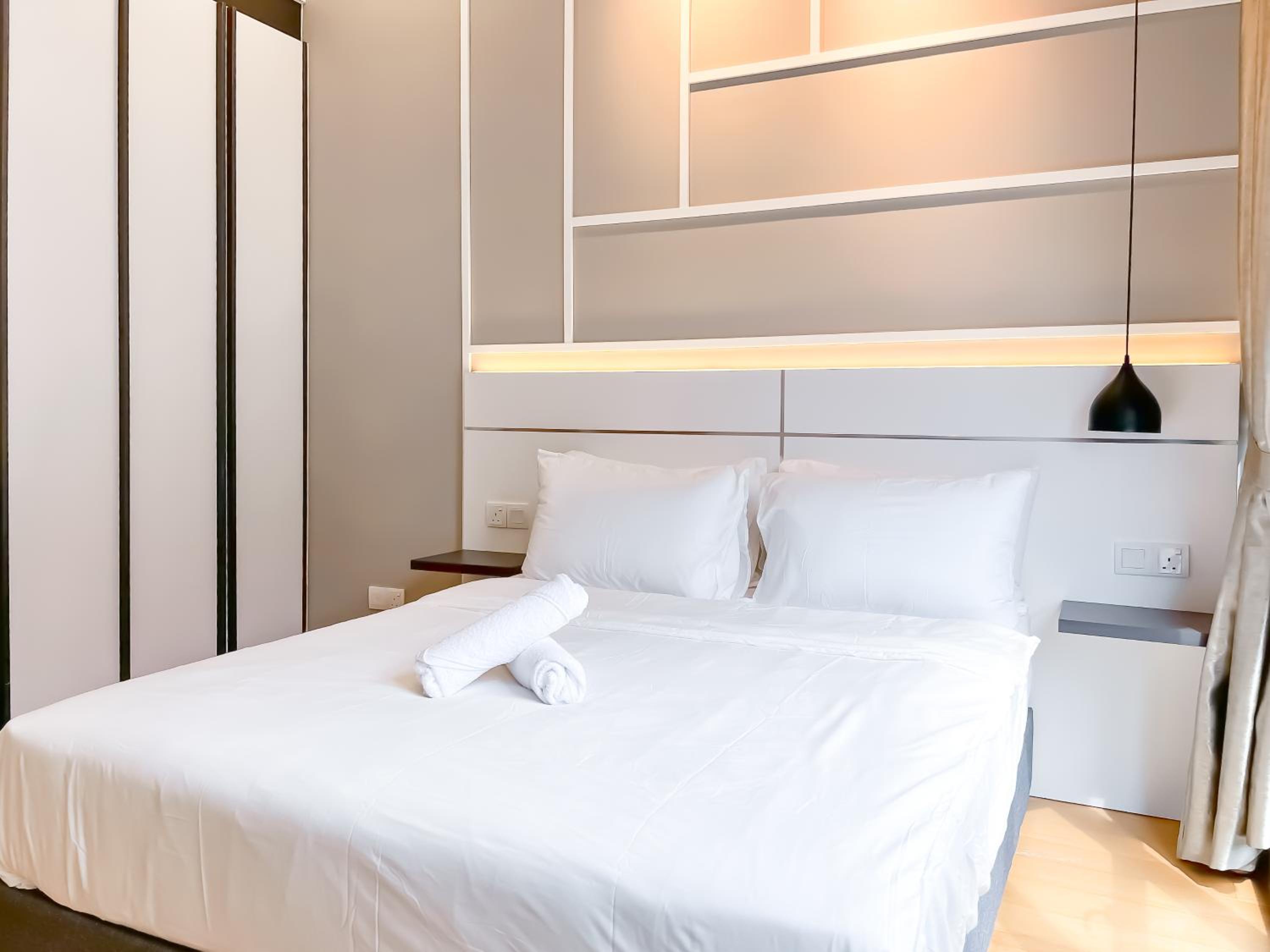 The Luxe by Manhattan Group