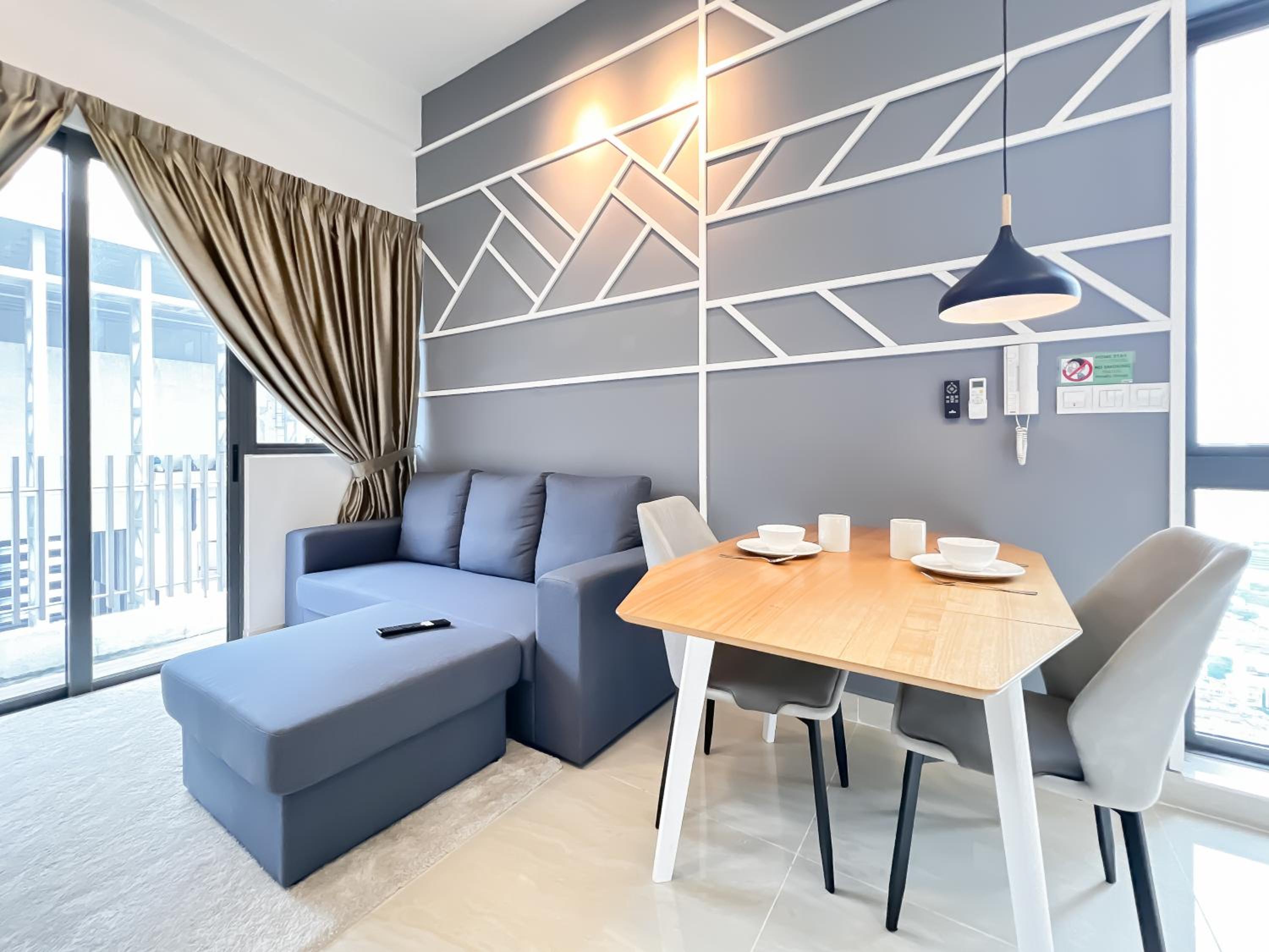 The Luxe by Manhattan Group