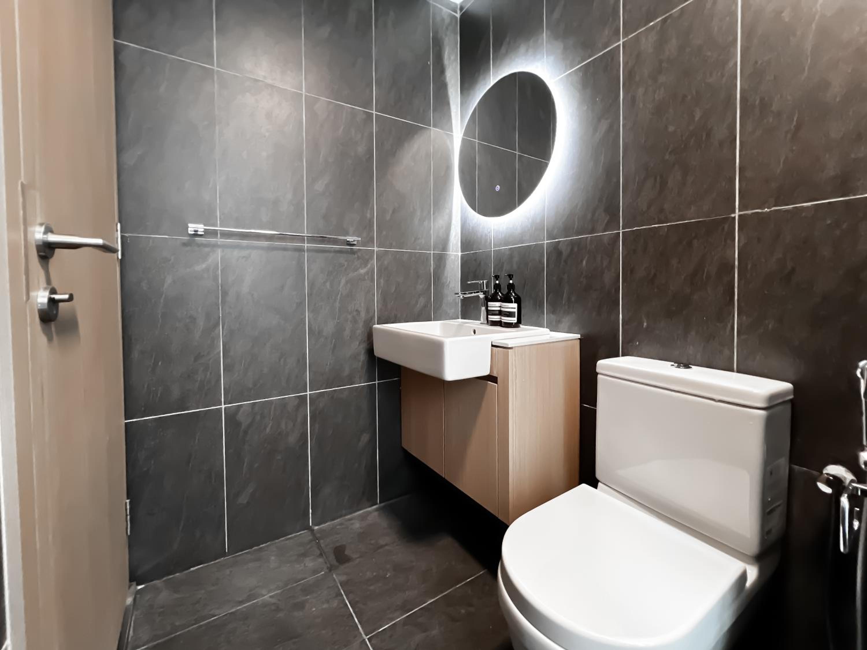 The Luxe by Manhattan Group