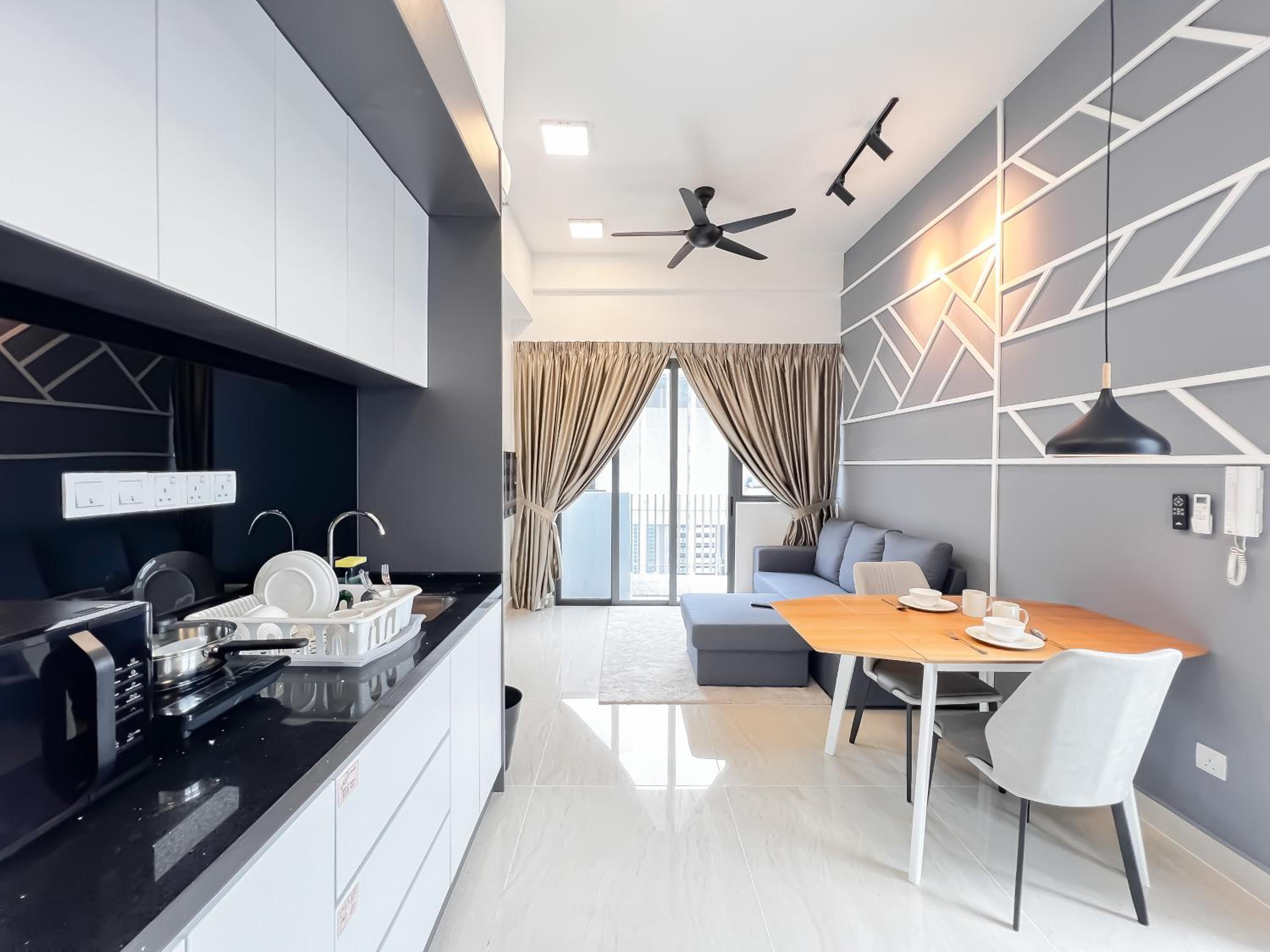 The Luxe by Manhattan Group