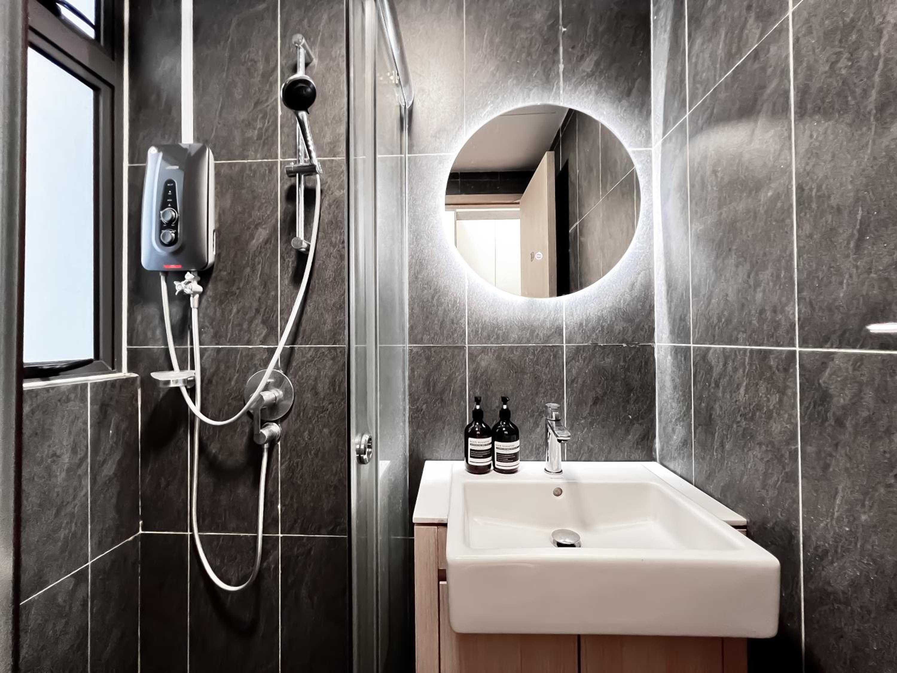 The Luxe by Manhattan Group