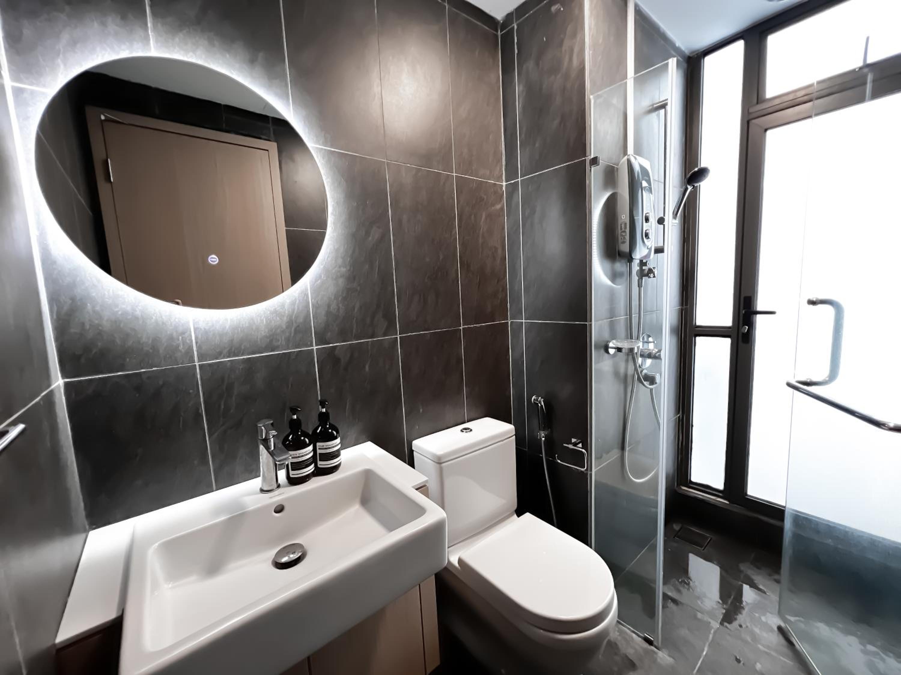 The Luxe by Manhattan Group
