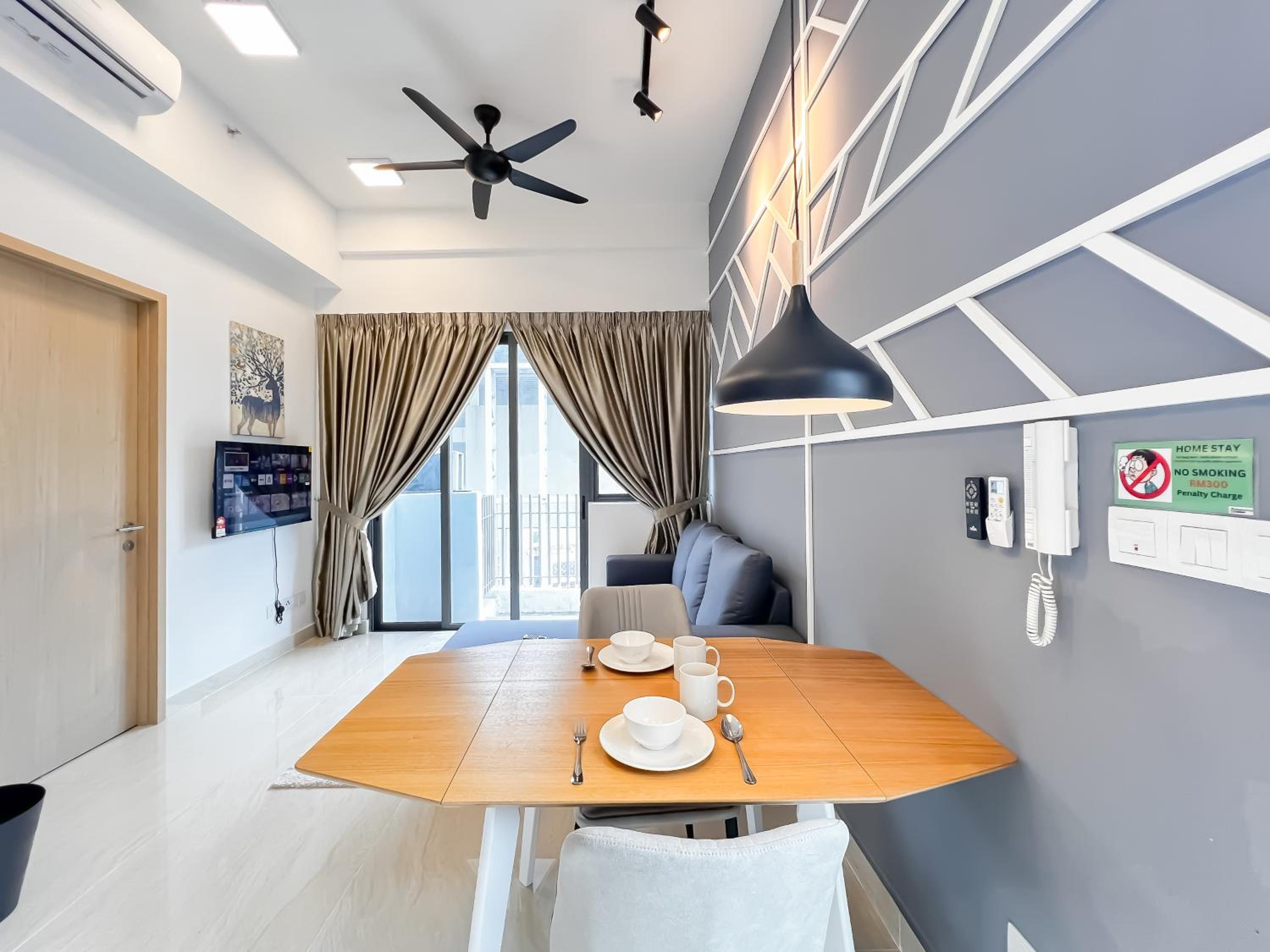 The Luxe by Manhattan Group