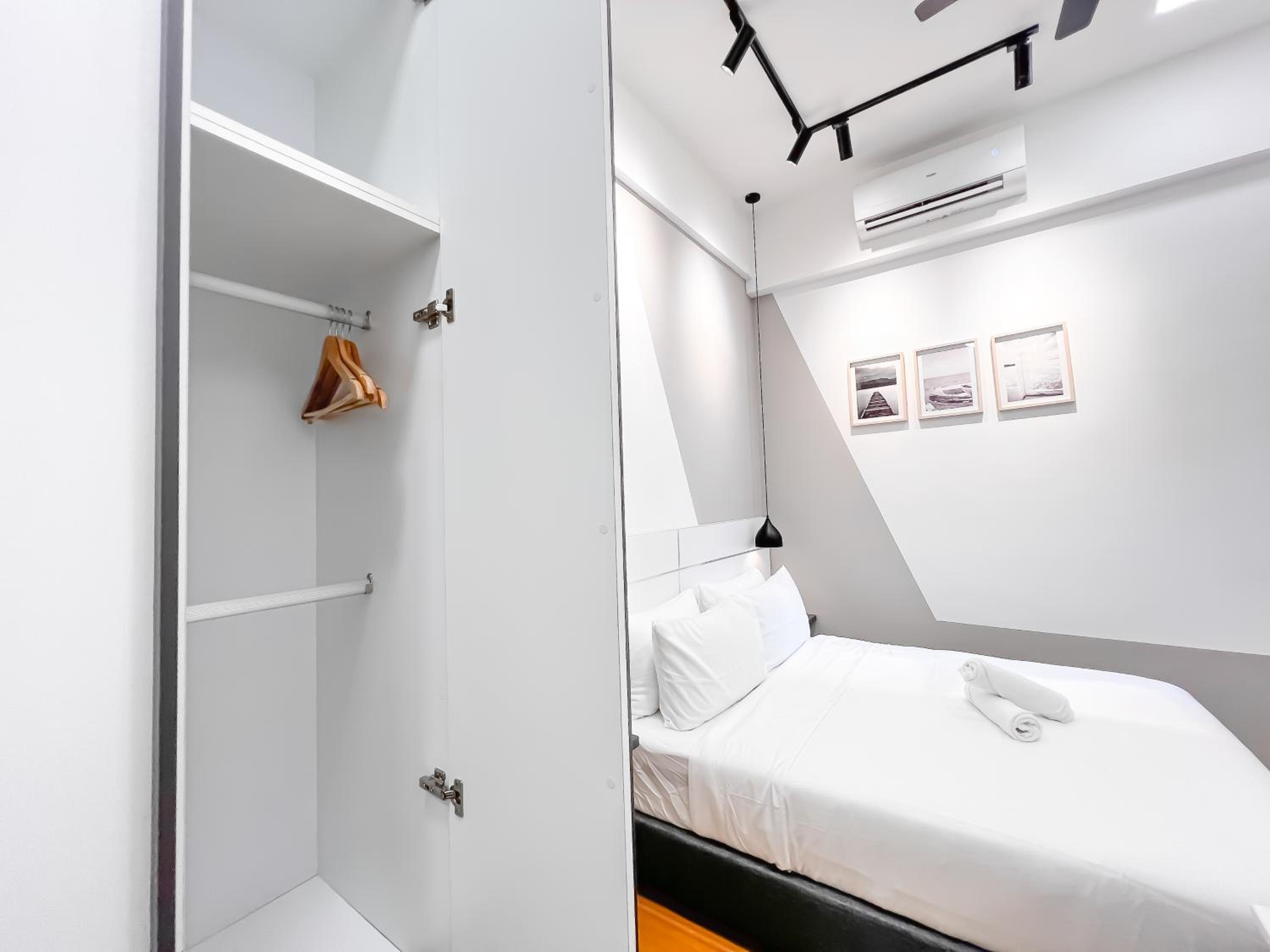 The Luxe by Manhattan Group
