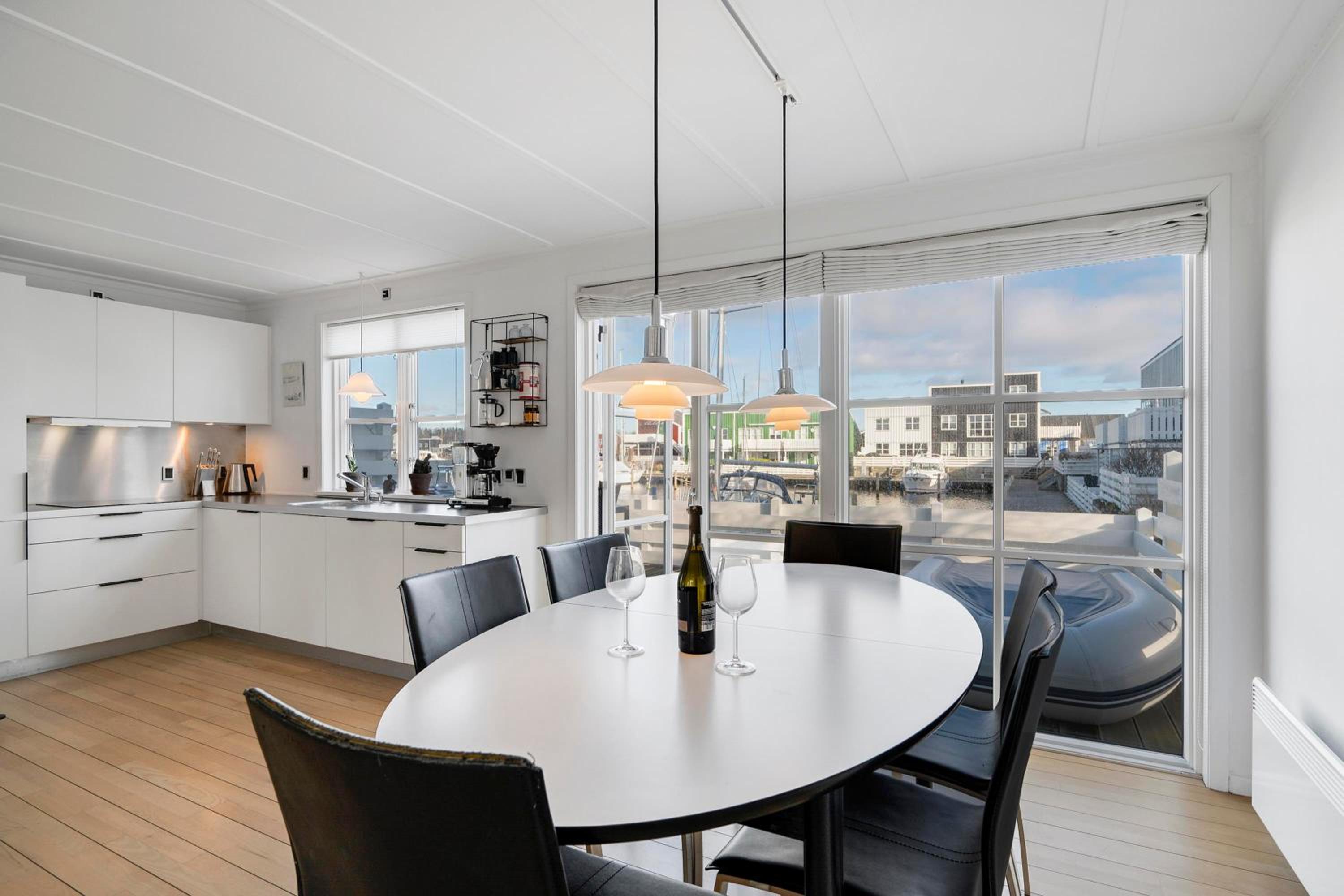 Beautiful Holiday Home Near Øer Maritime Holiday Village For 6 People view 2