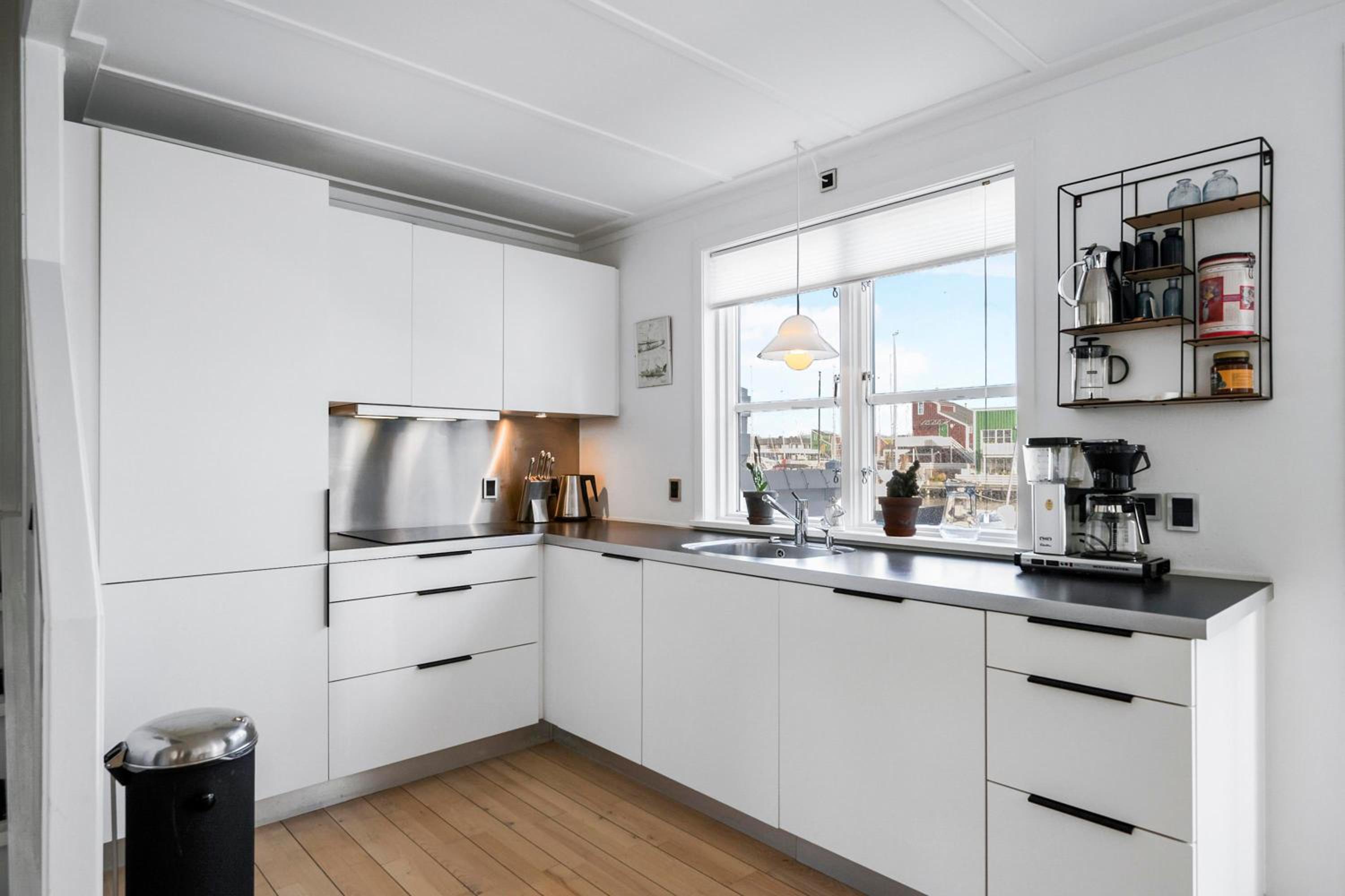 Beautiful Holiday Home Near Øer Maritime Holiday Village For 6 People view 4