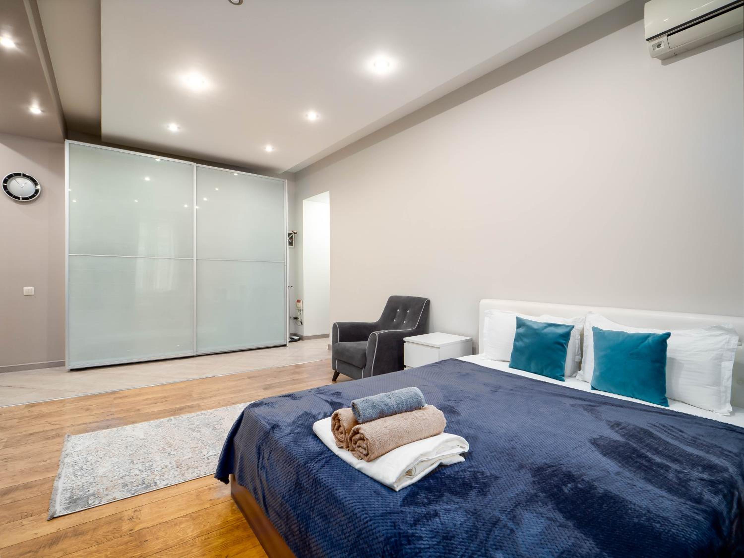 Apartments on Tole by 82 view 5