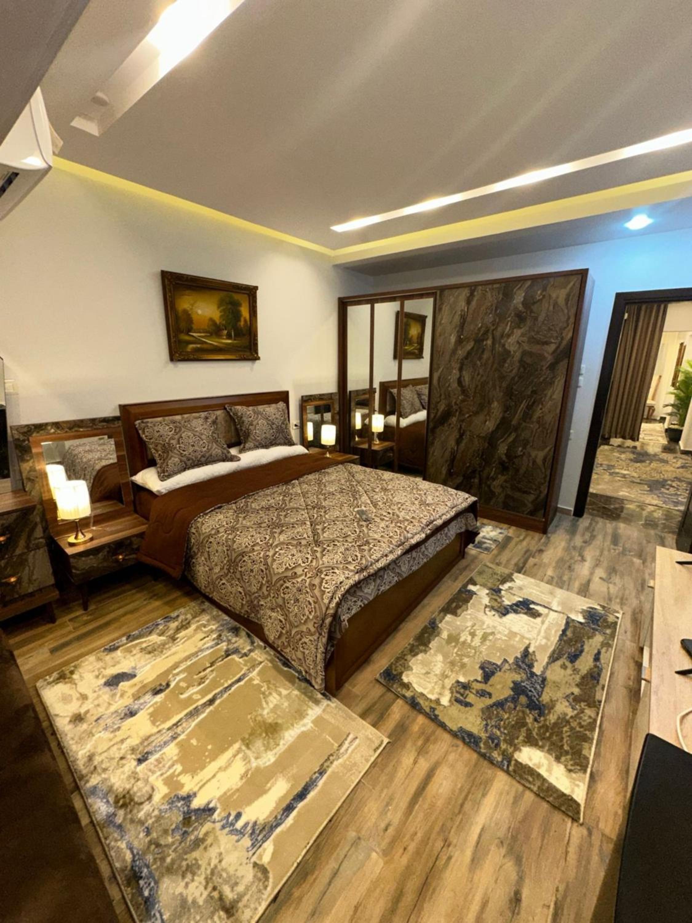 Well-furnished 2BR Apartment in Sphinx Square El Agouza