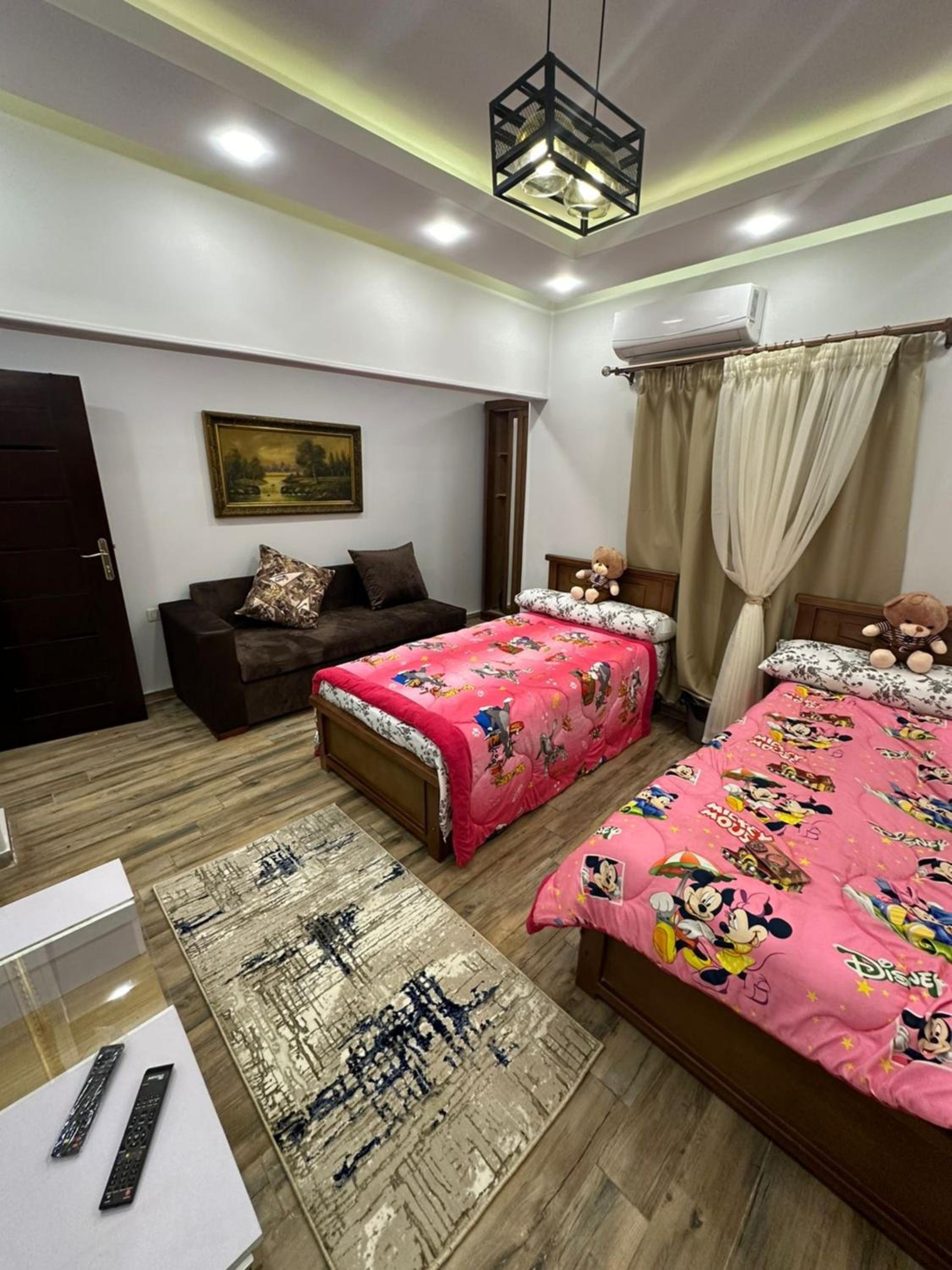 Well-furnished 2BR Apartment in Sphinx Square El Agouza