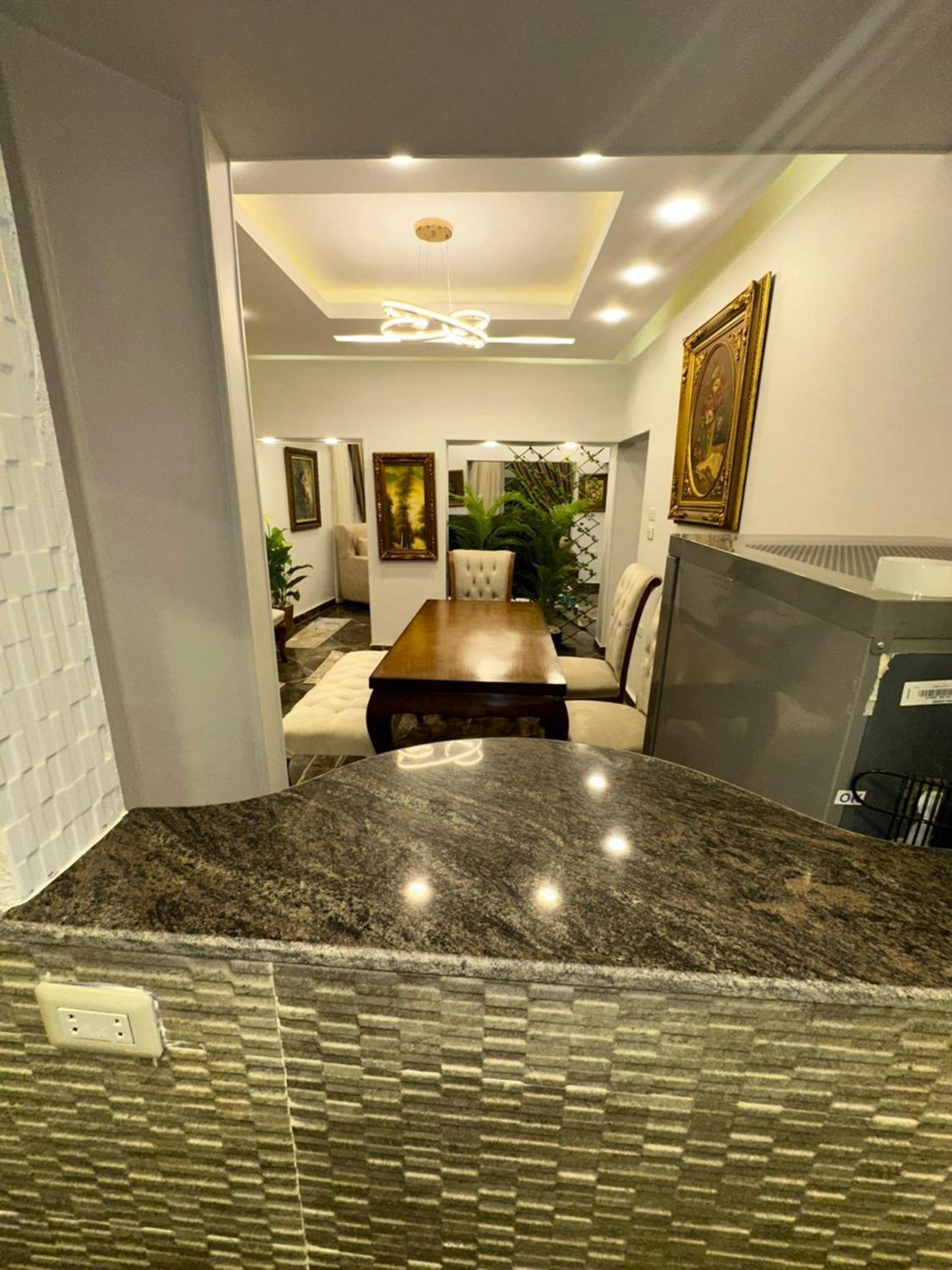 Well-furnished 2BR Apartment in Sphinx Square El Agouza