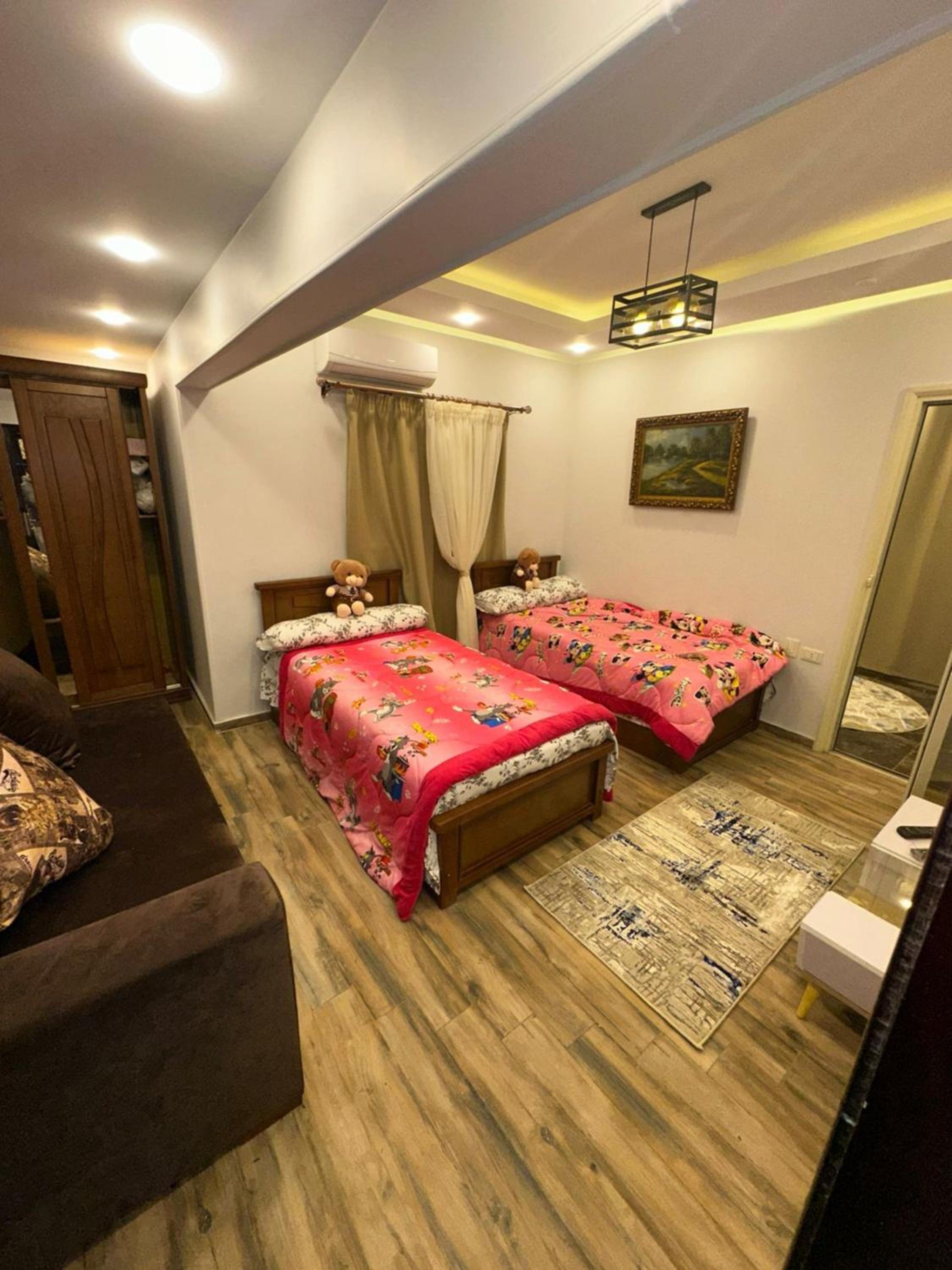 Well-furnished 2BR Apartment in Sphinx Square El Agouza