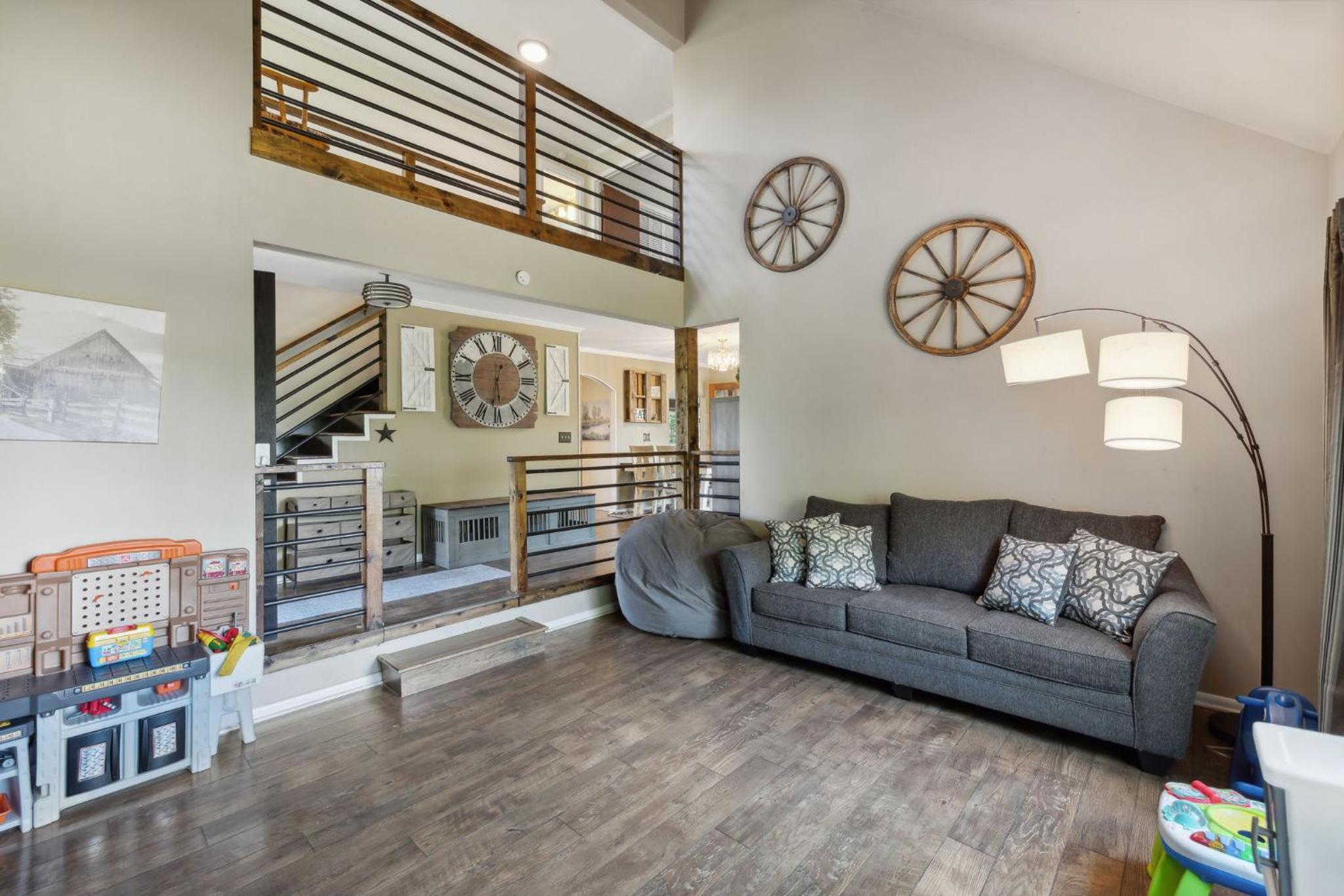 Huge Family Wildlife Retreat Close to the Lake view 5
