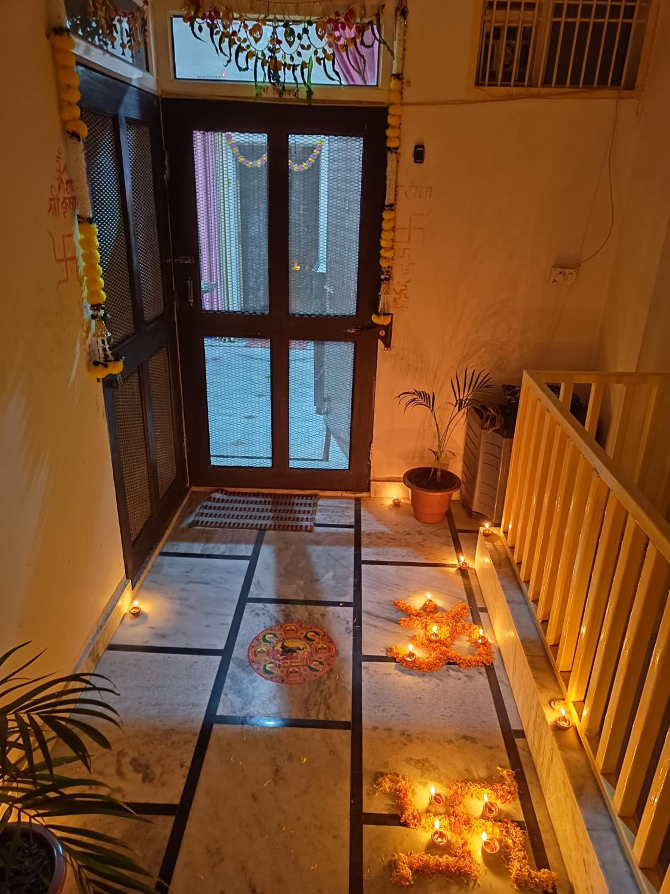 Homestay Rooms Accomodation in Vrindavan, Radha Florence near Chandroday Temple view 4