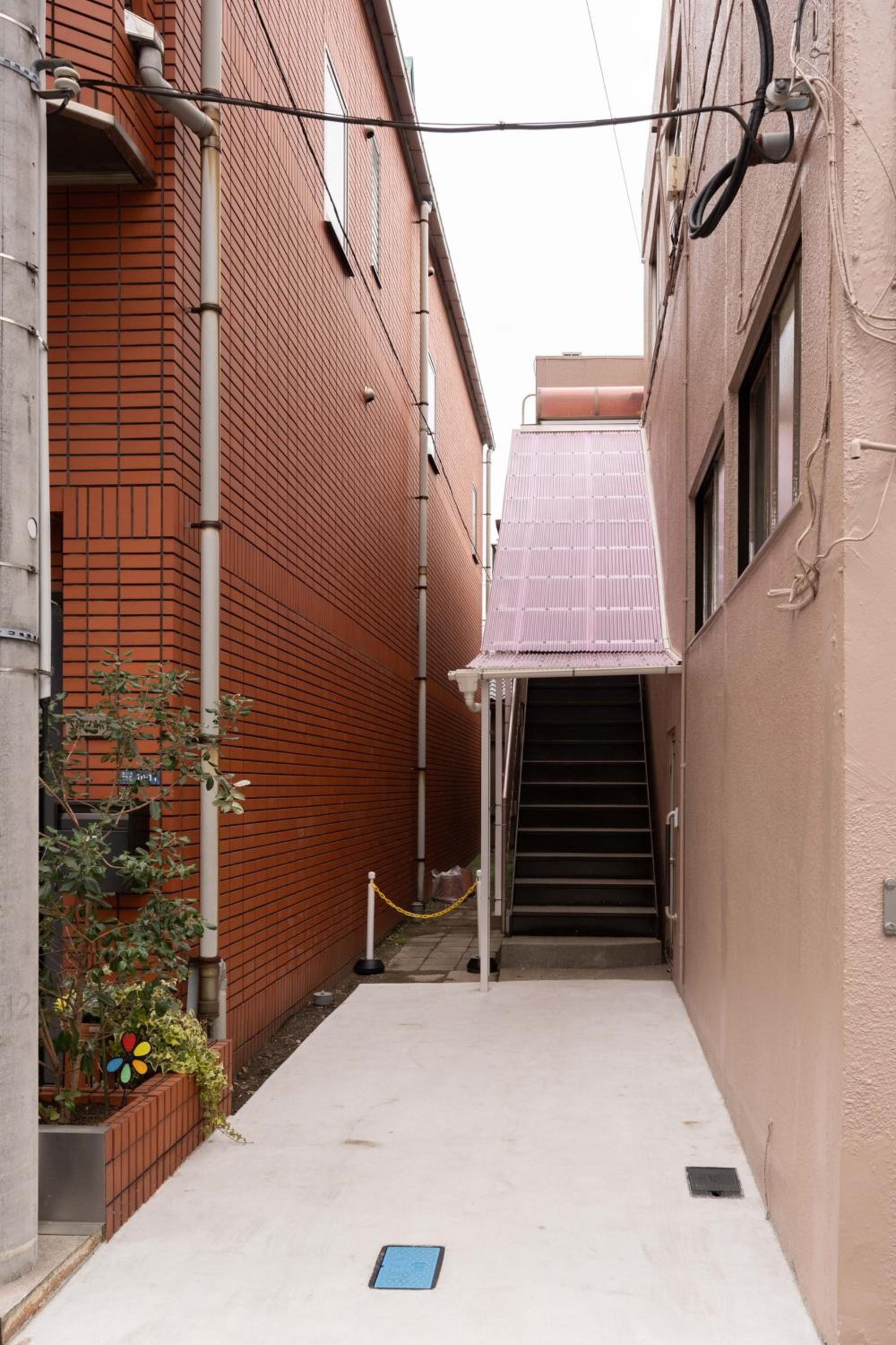 Higashi Komagata Building 2F3F HK23