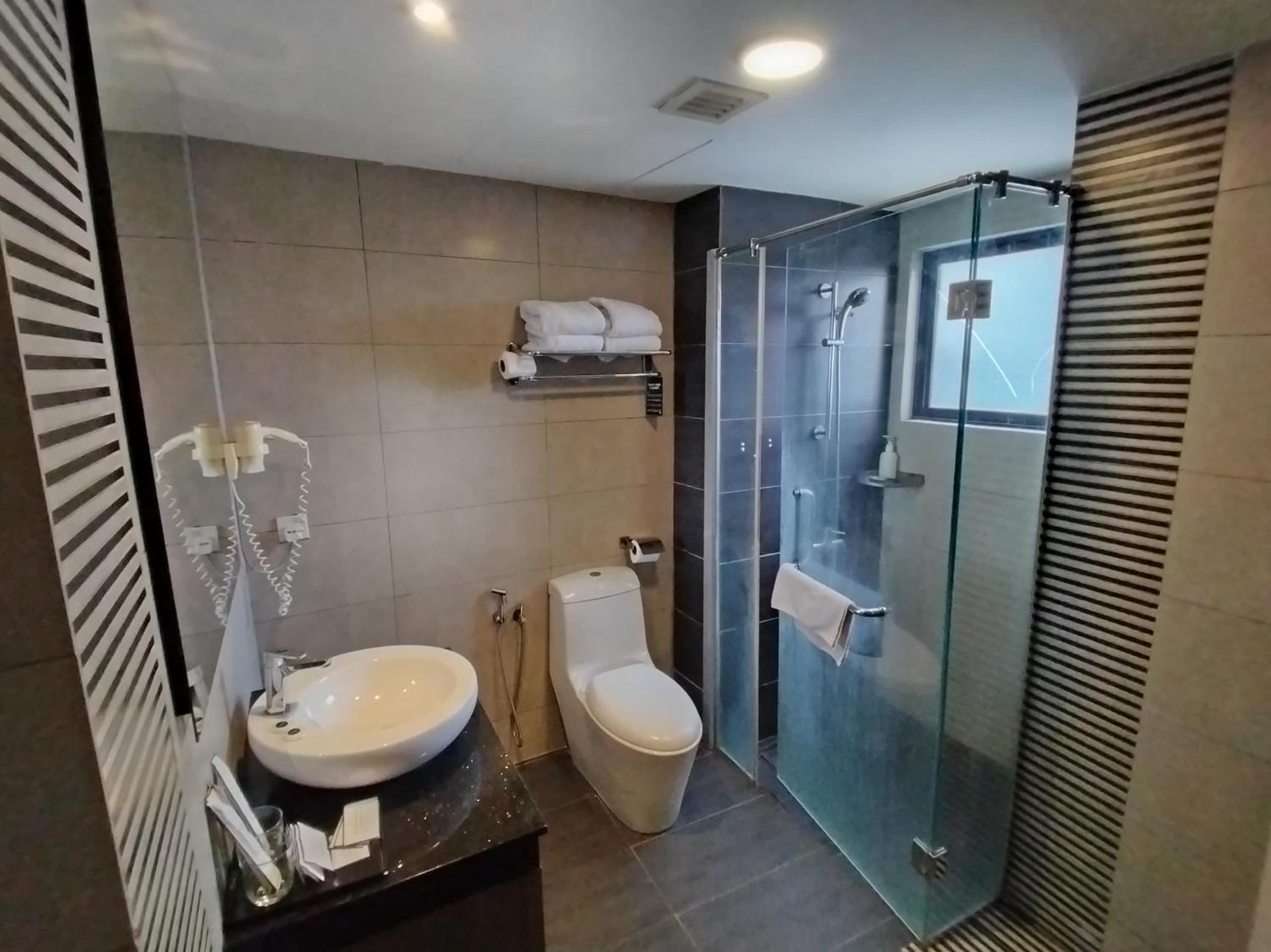 591 Cozy Haven Residence photo 2
