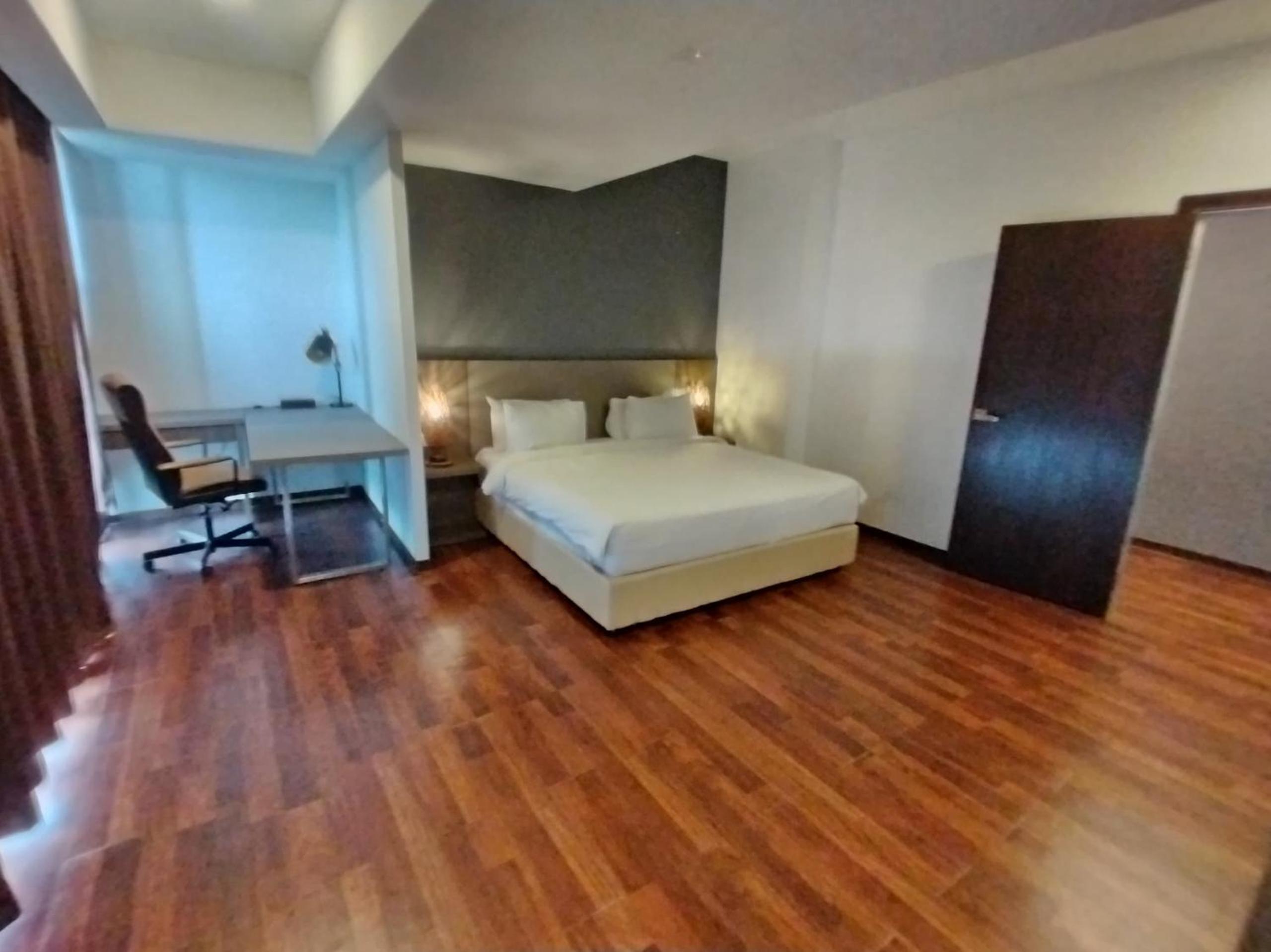 591 Cozy Haven Residence photo 8