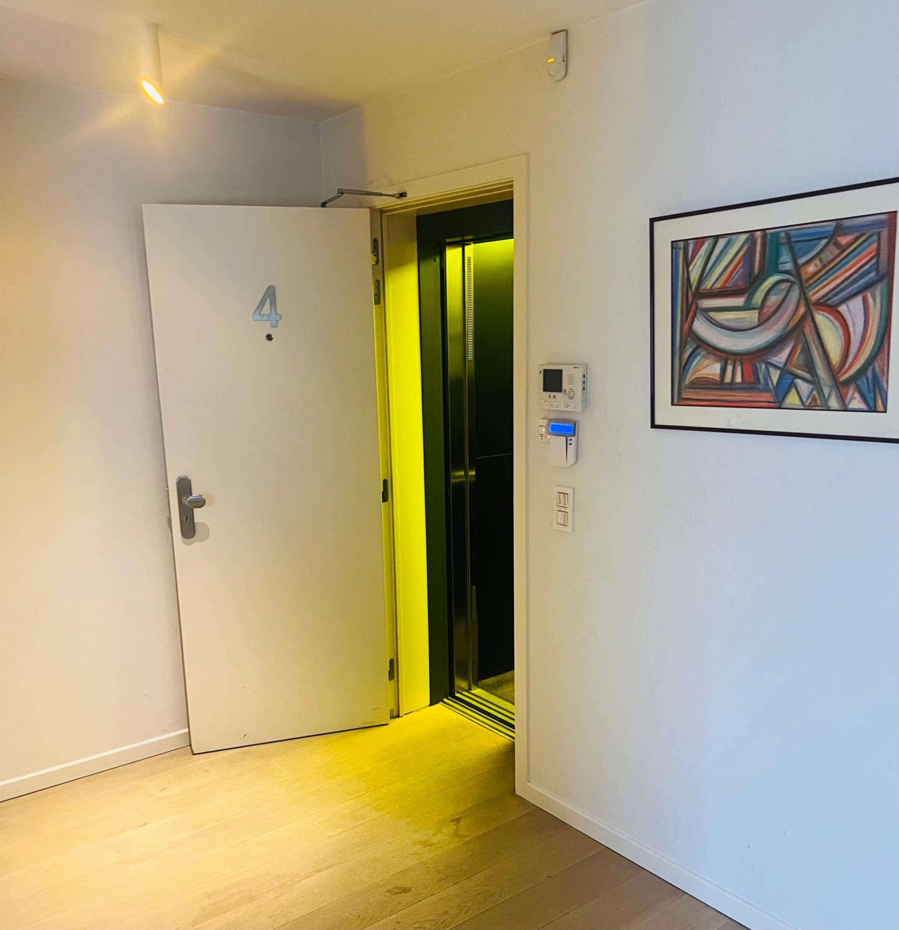 PENTHOUSE SABLON