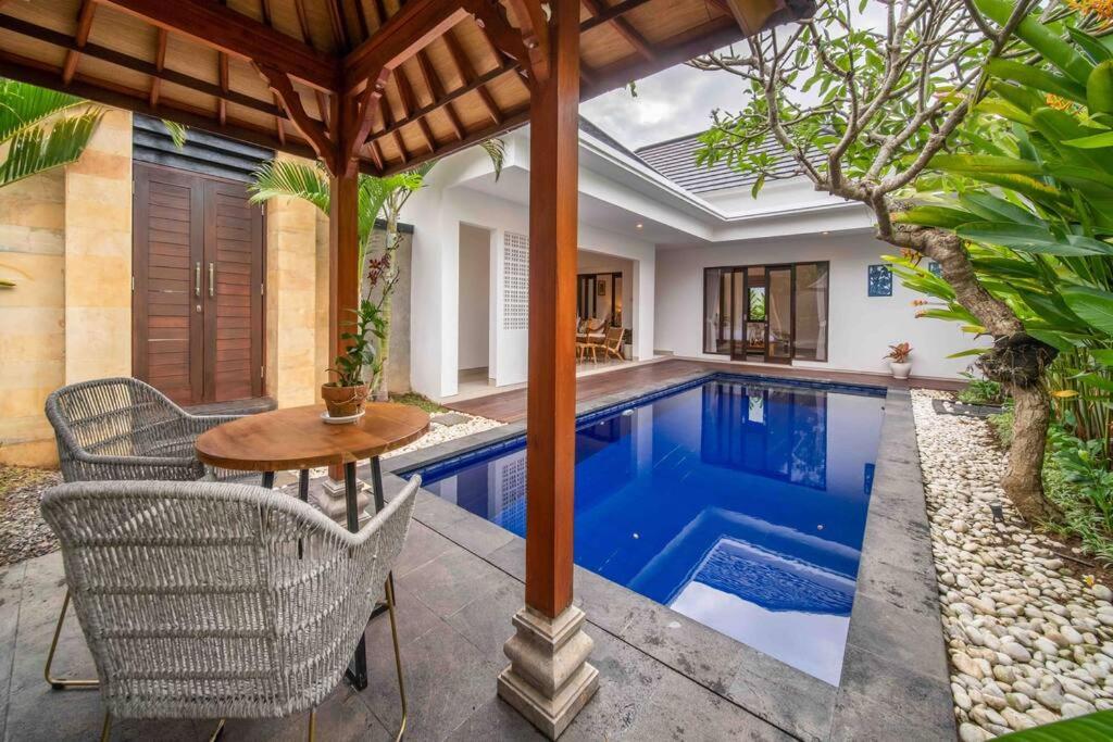 Arts Biyu Villa Two-Bedroom with Private Pool Kuta view 5