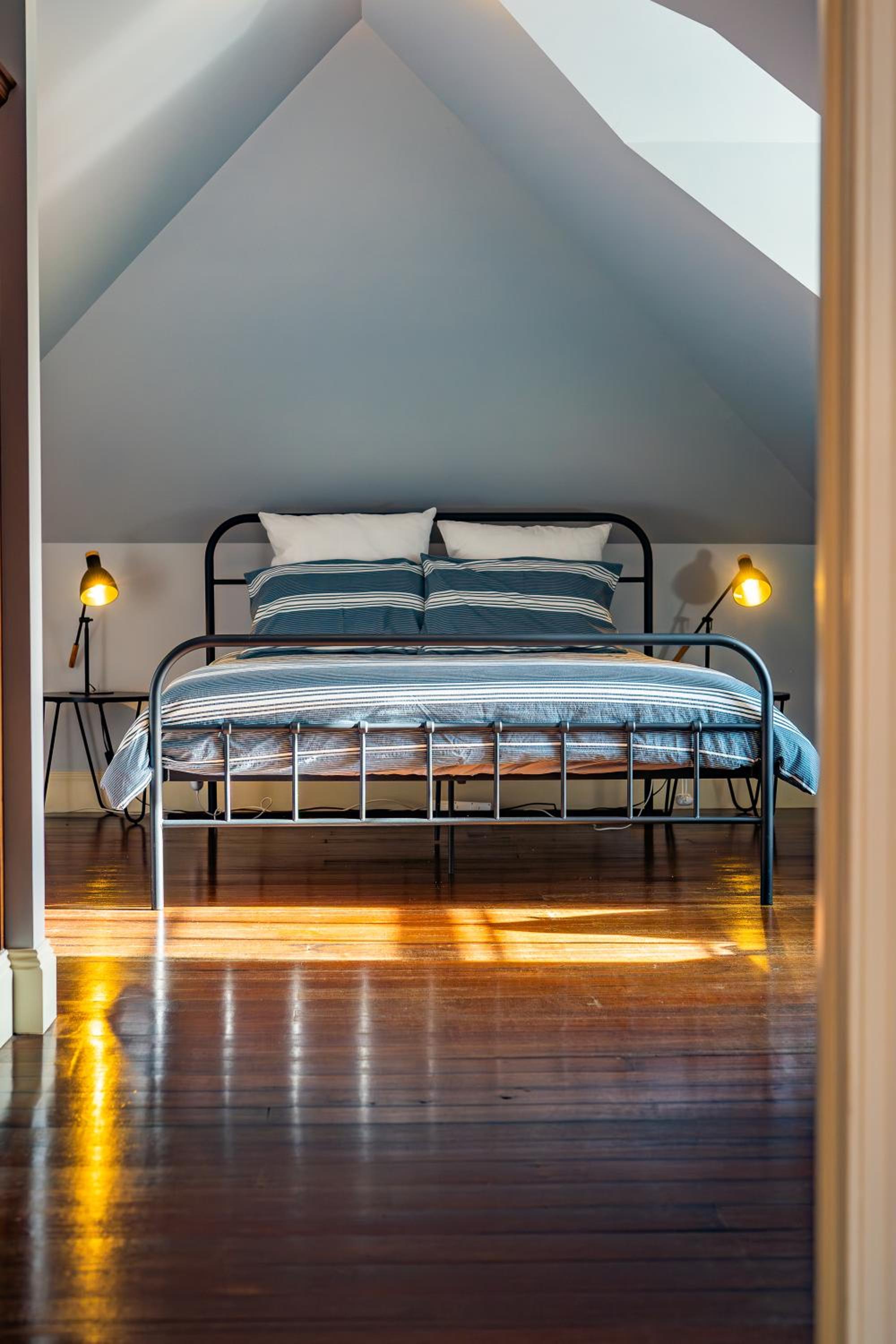 CLAYFIELD HOMESTEAD - rustic country accommodation