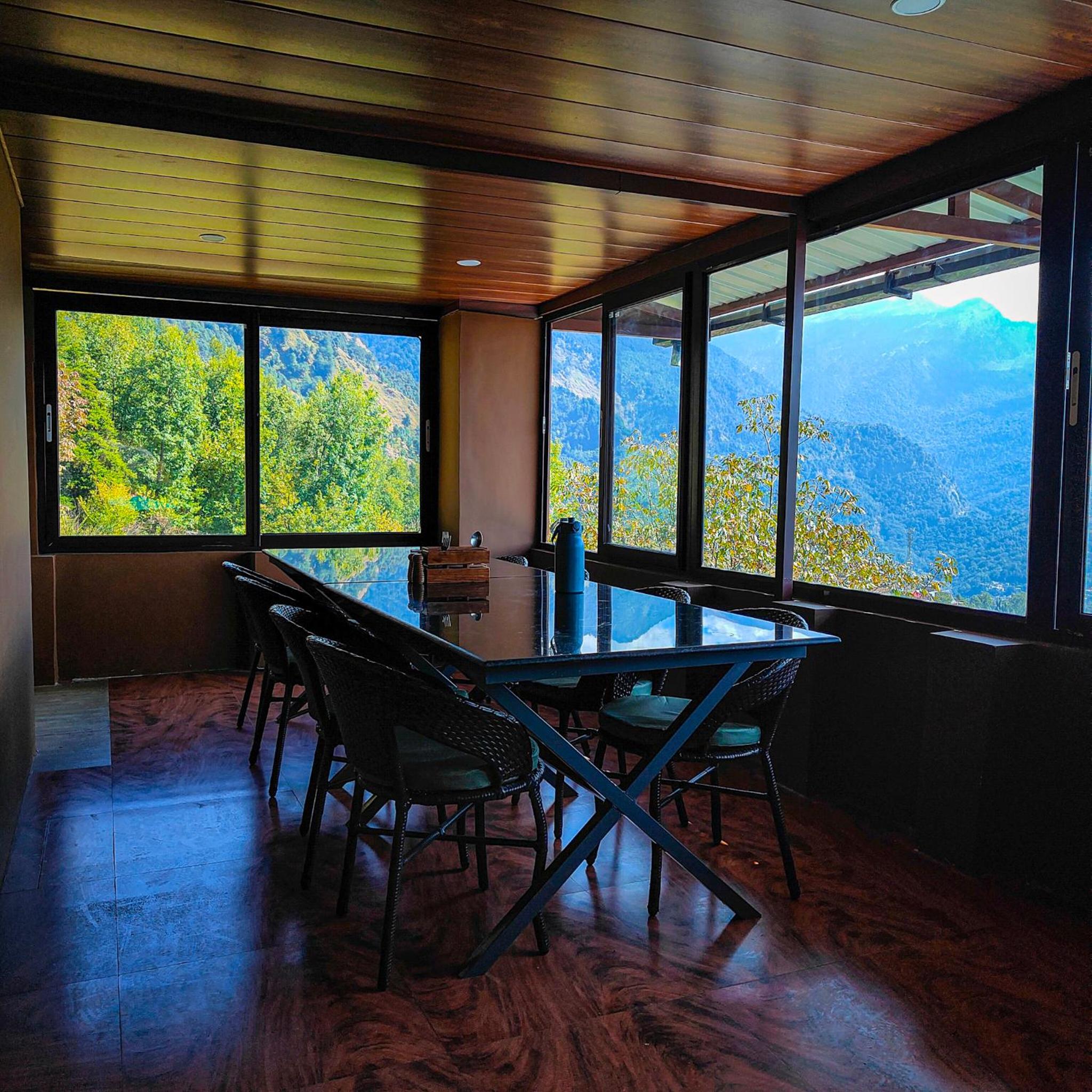 Buransh Stays - Sari view 4