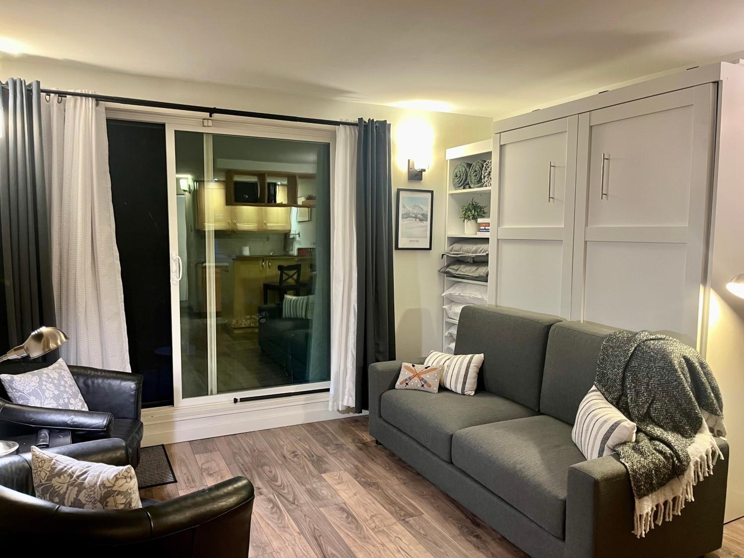 Cozy Whistler Highland Ski Nook