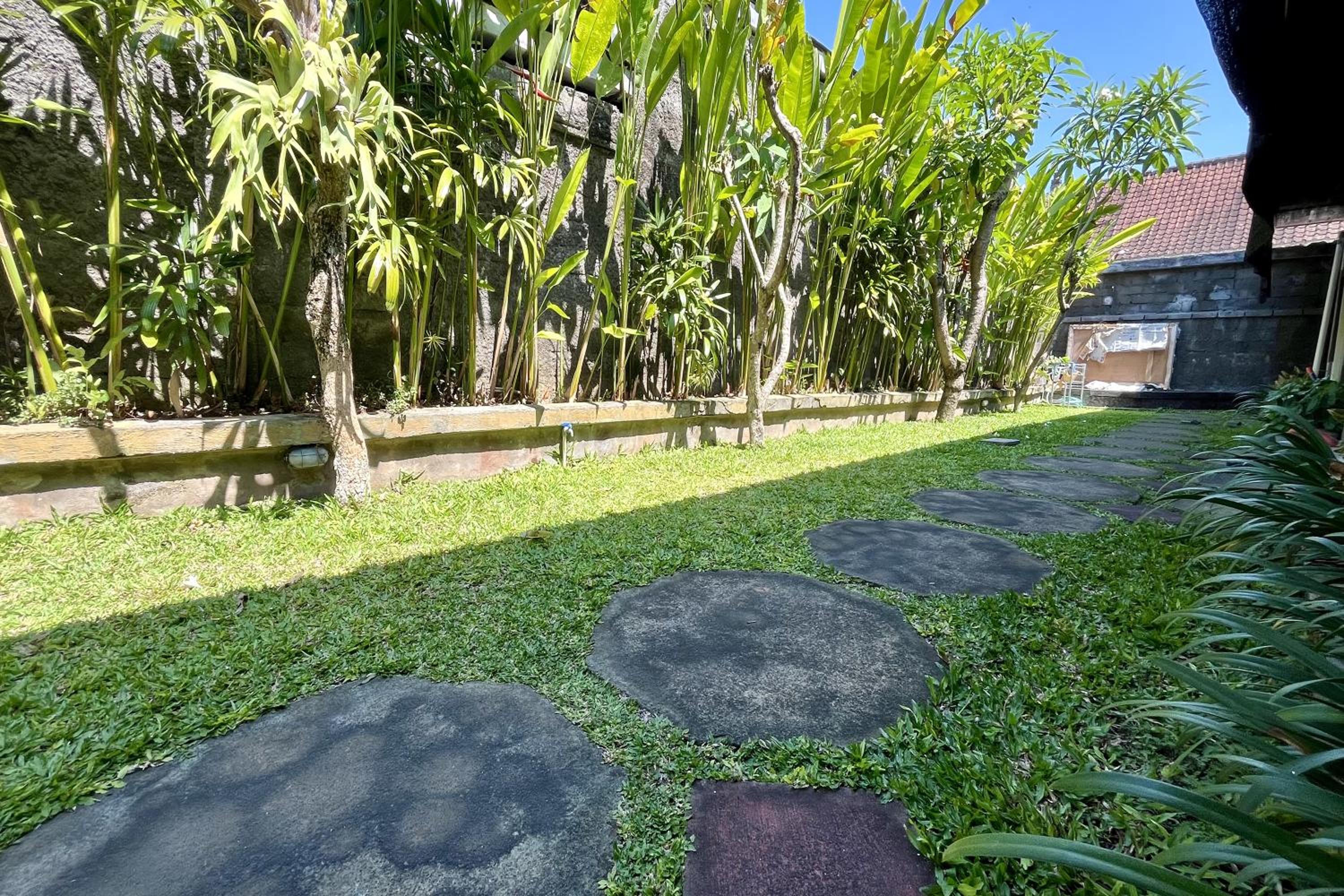 Mai Guest House Sanur view 2