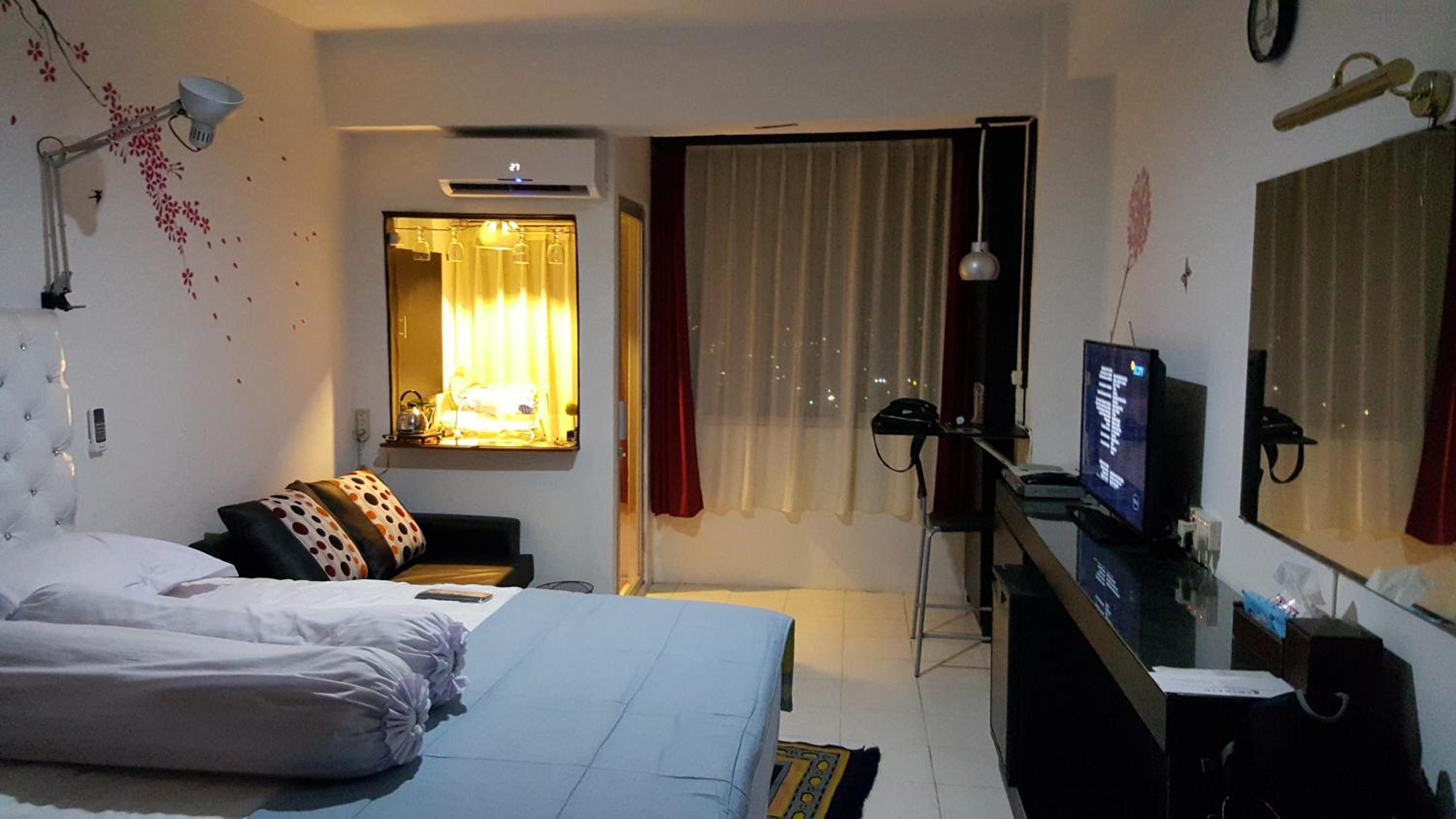 hotel room