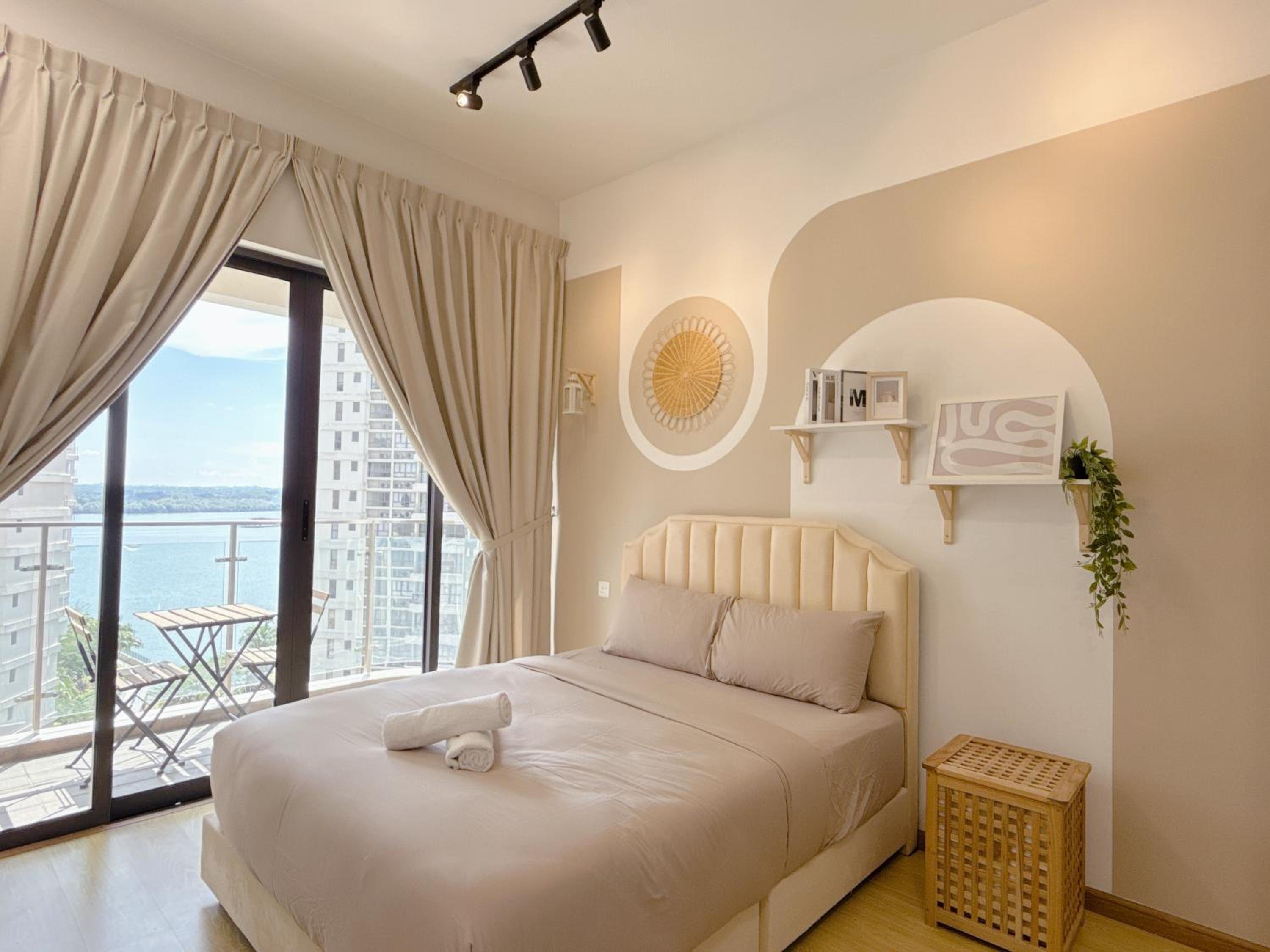 Kings Bay Country Garden Danga Bay by Cactus Homestay