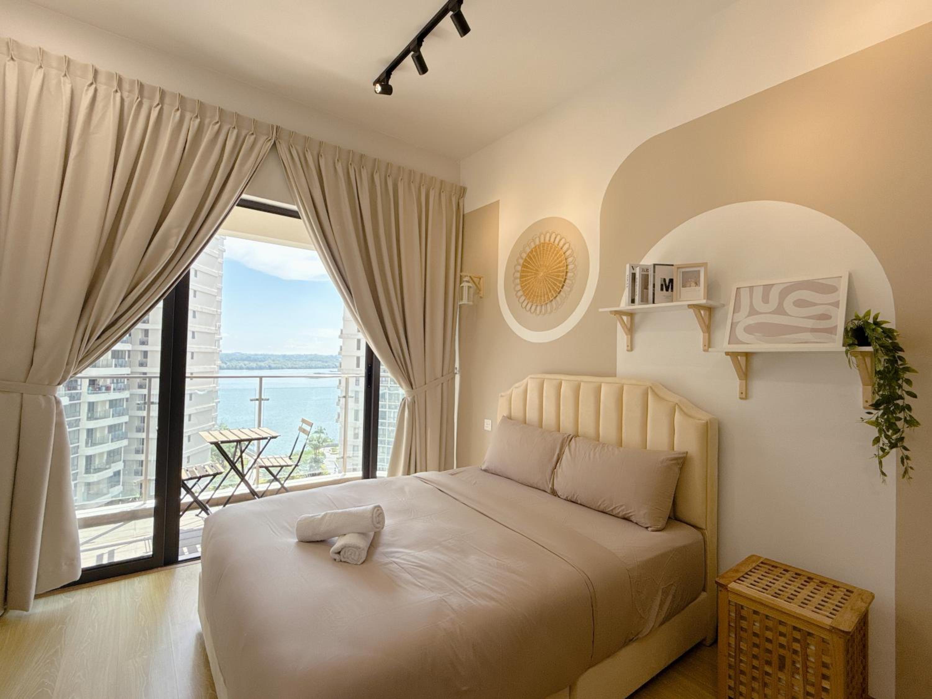 Kings Bay Country Garden Danga Bay by Cactus Homestay