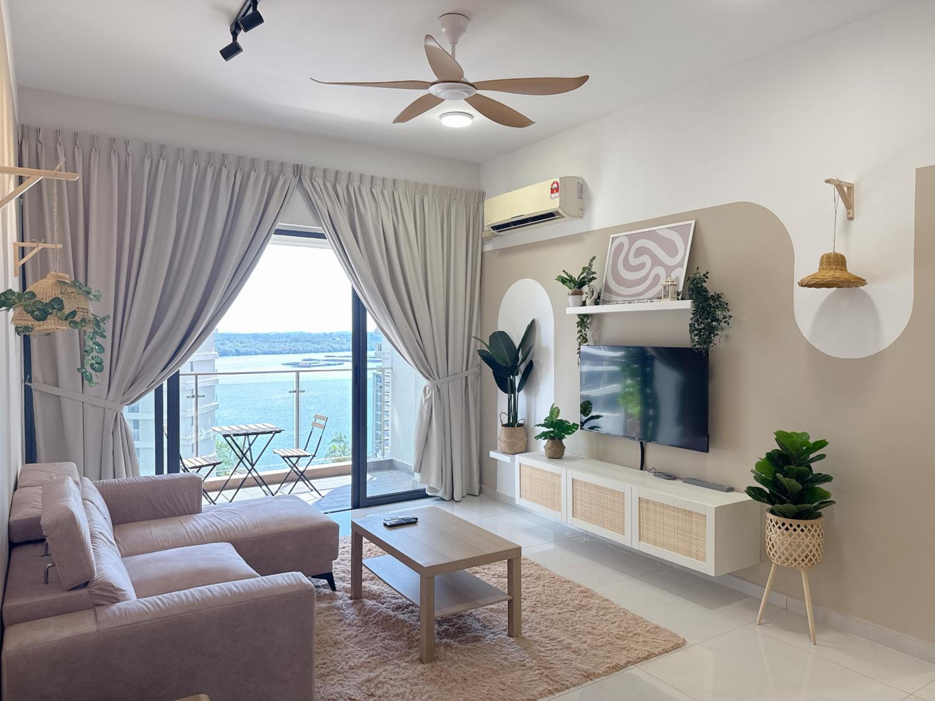 Kings Bay Country Garden Danga Bay by Cactus Homestay