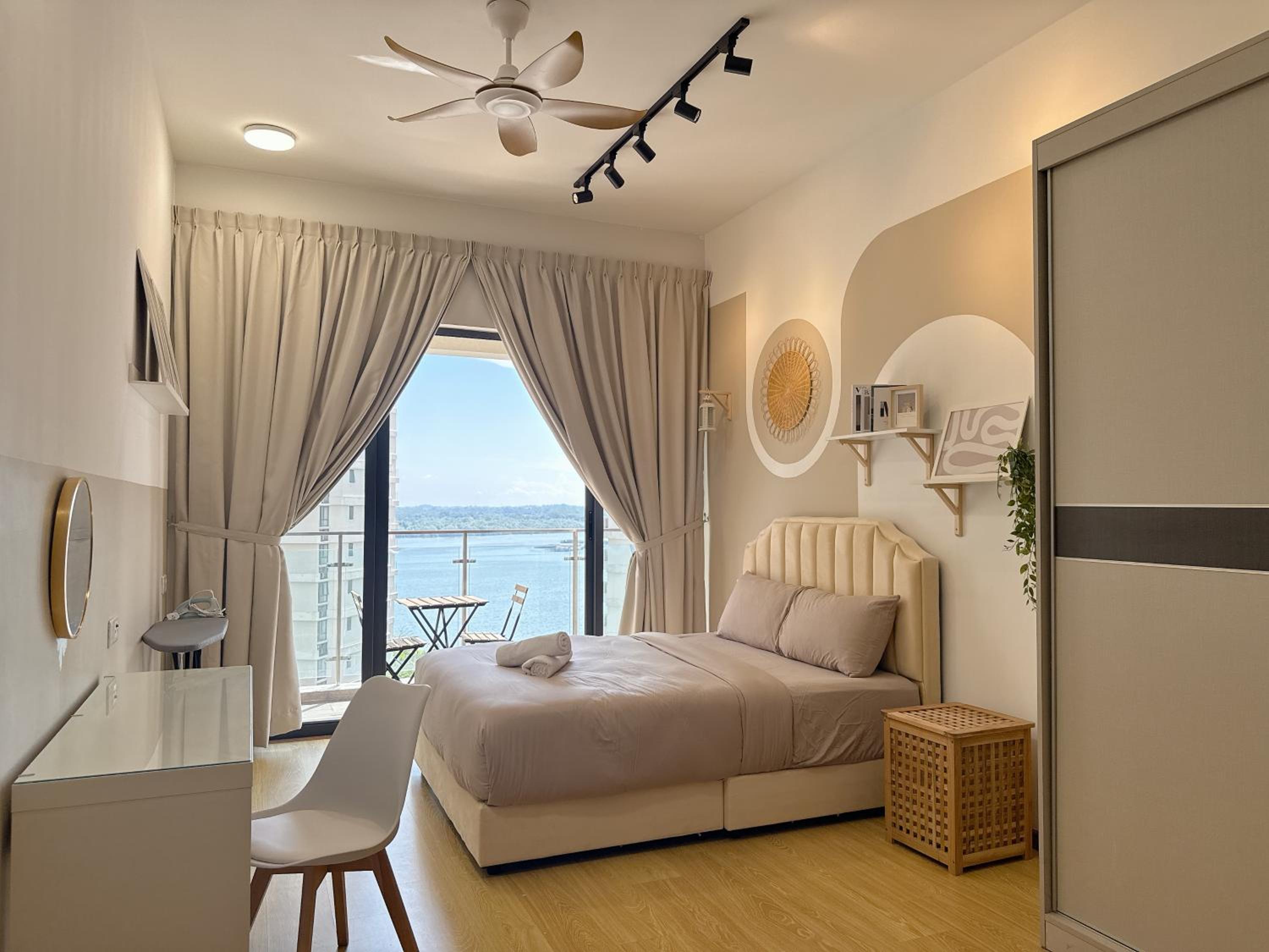 Kings Bay Country Garden Danga Bay by Cactus Homestay